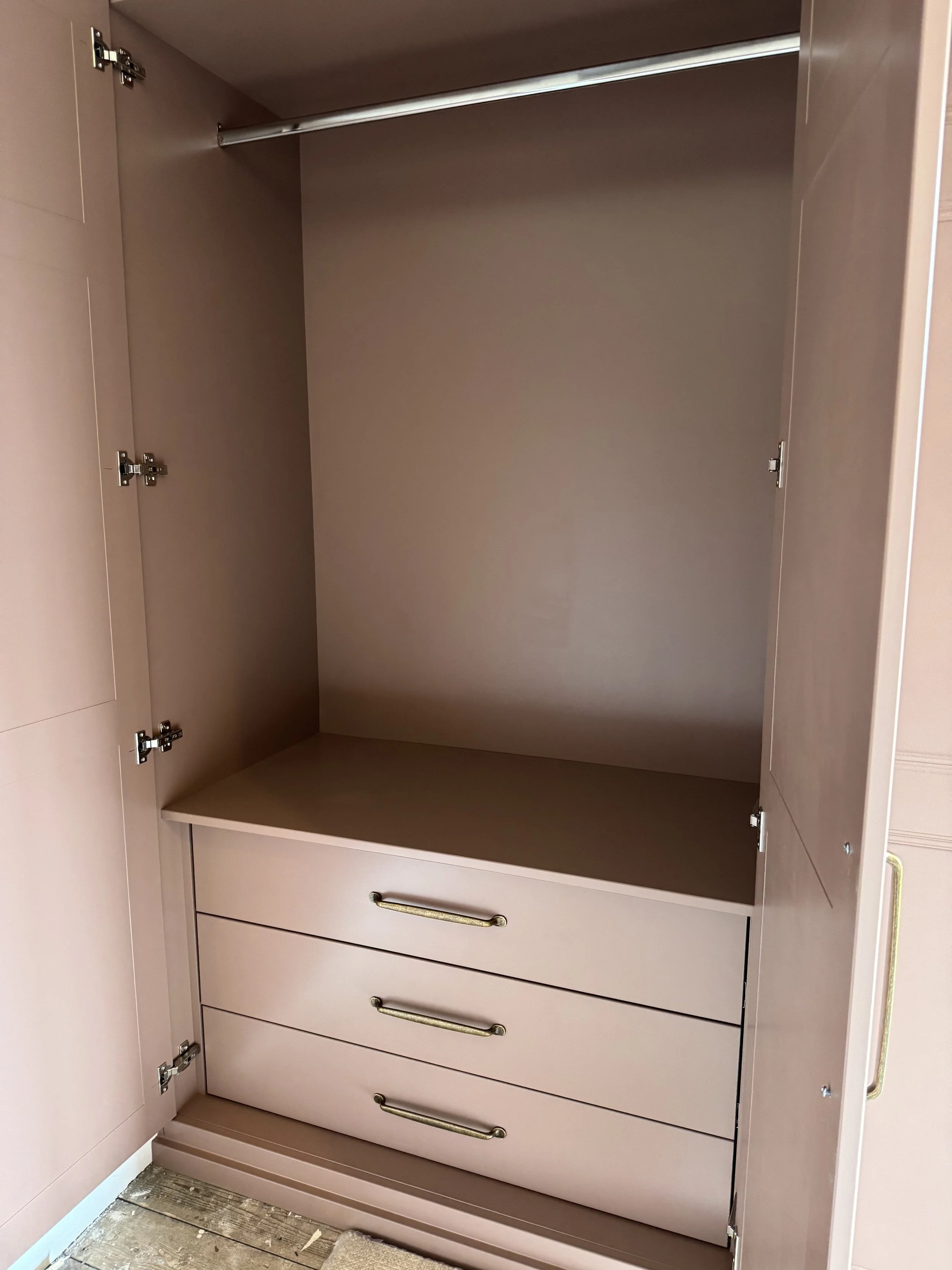 bespoke-fitted-wardrobes-24.jpg