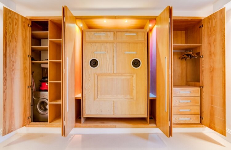 Multi-purpose bespoke bedroom fitting.