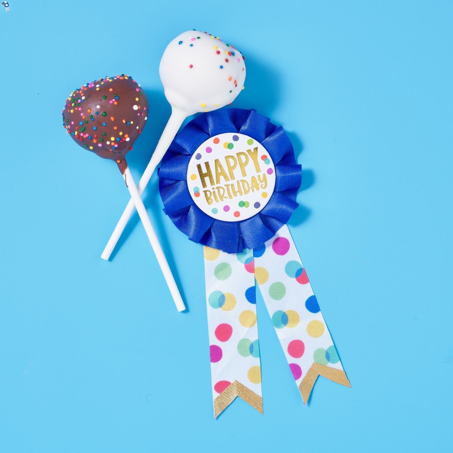 Add a pop of sweetness to any birthday bash with our irresistible cake pops! Perfectly portioned and bursting with flavor, they're the ultimate special treat! 🎂