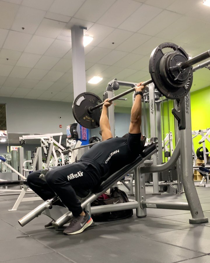 A look at my last sets of incline bench and dumbbell bench.⁣
.⁣
.⁣
.⁣
#Exercise #Gains #Fitness #GetFit #FitFam #Motivation #GetStrong #GymLife #Trainer #Workout #Bodybuilding #Healthy #Fitspo #TrainHard #Gym #Training #Health #Coach #InstaFit #Healt