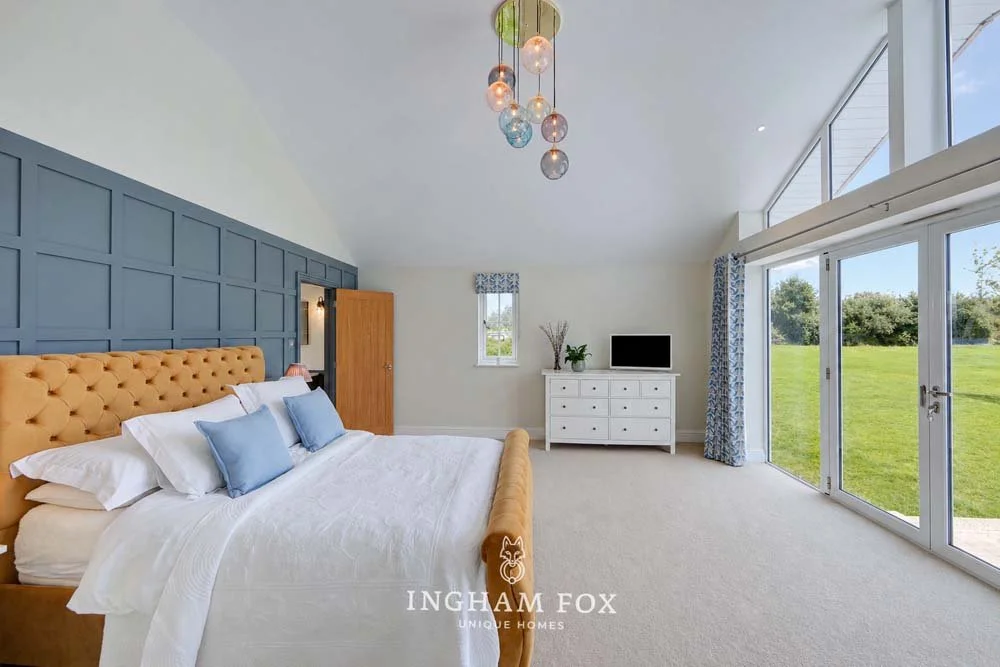 bedroom_no_snow_high_res.jpg