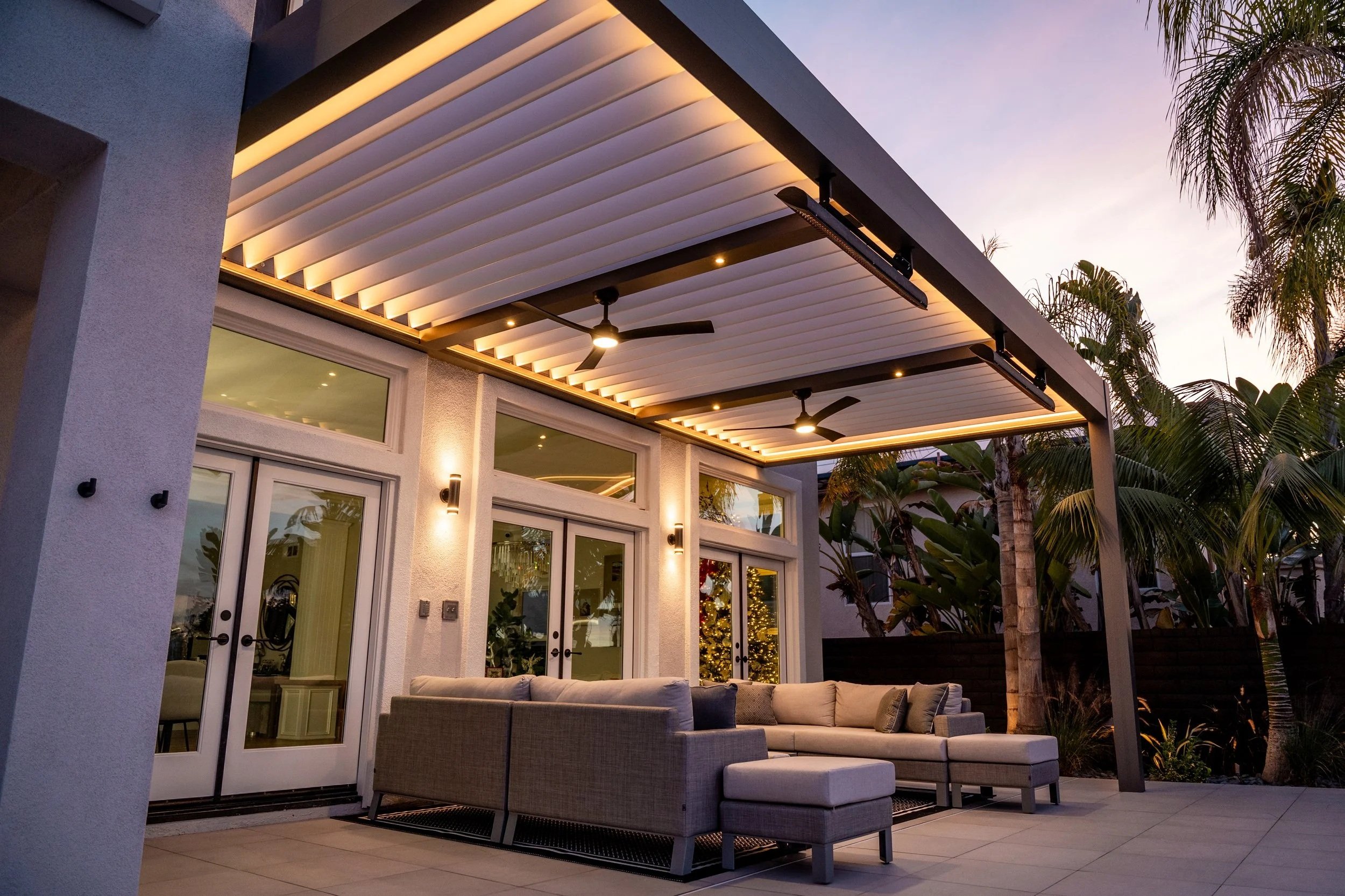 Modern Aluminum Motorized Pergola in San Diego