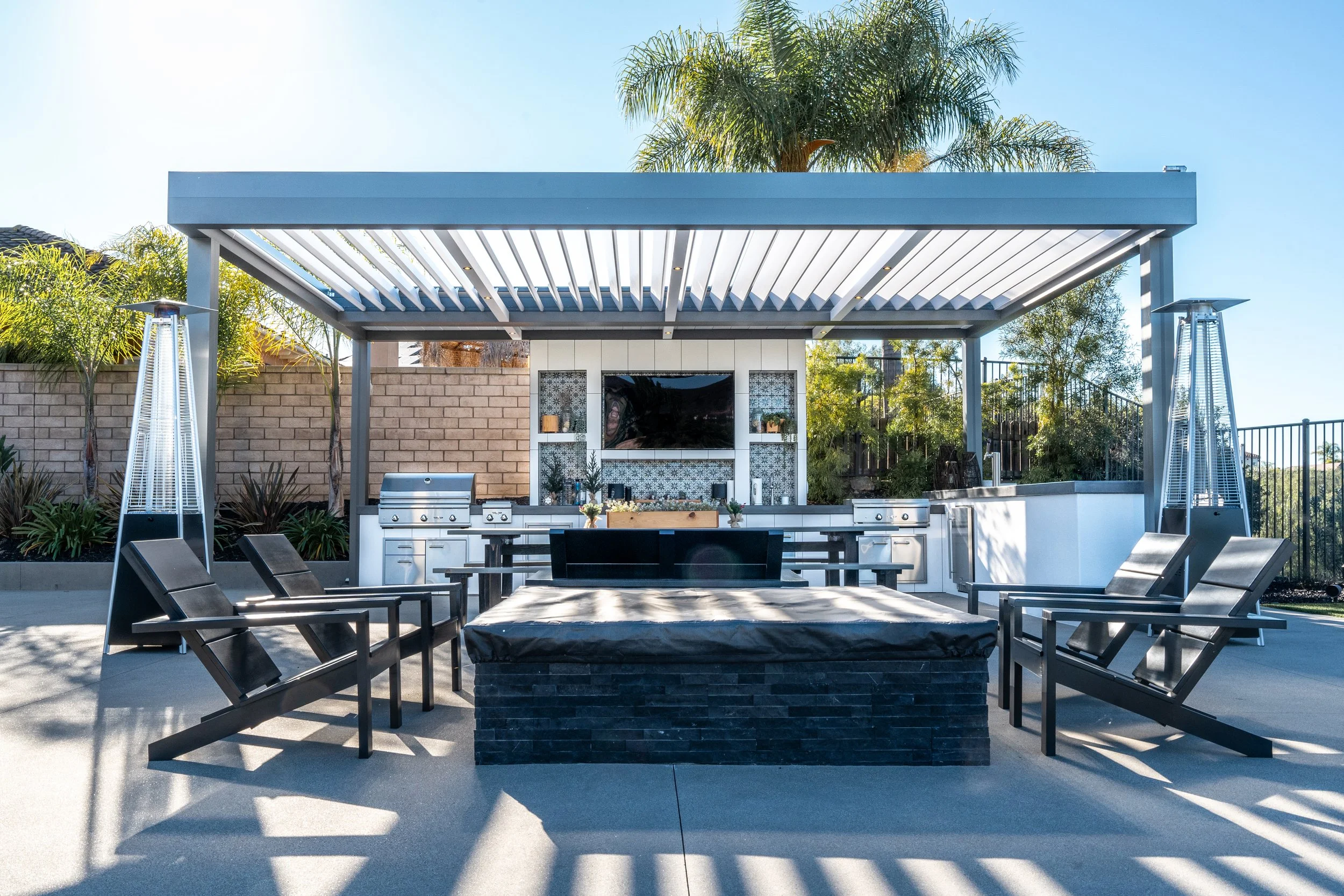 Aluminum Motorized Pergola in San Diego