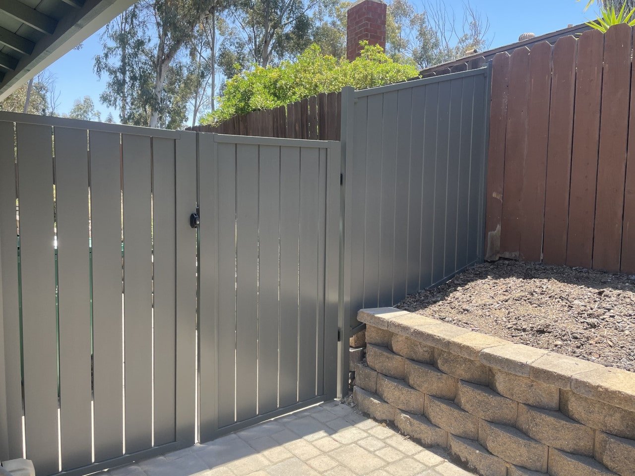 Aluminum vertical fence and gate