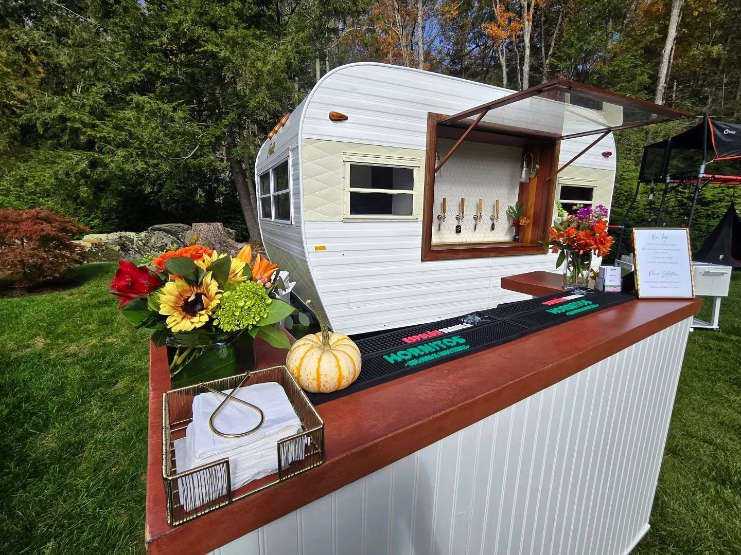 Just living our dream; pouring fall beers and ciders for happy guests all while enjoying the autumn foliage and sunshine 🍂🍃🌼🍁
