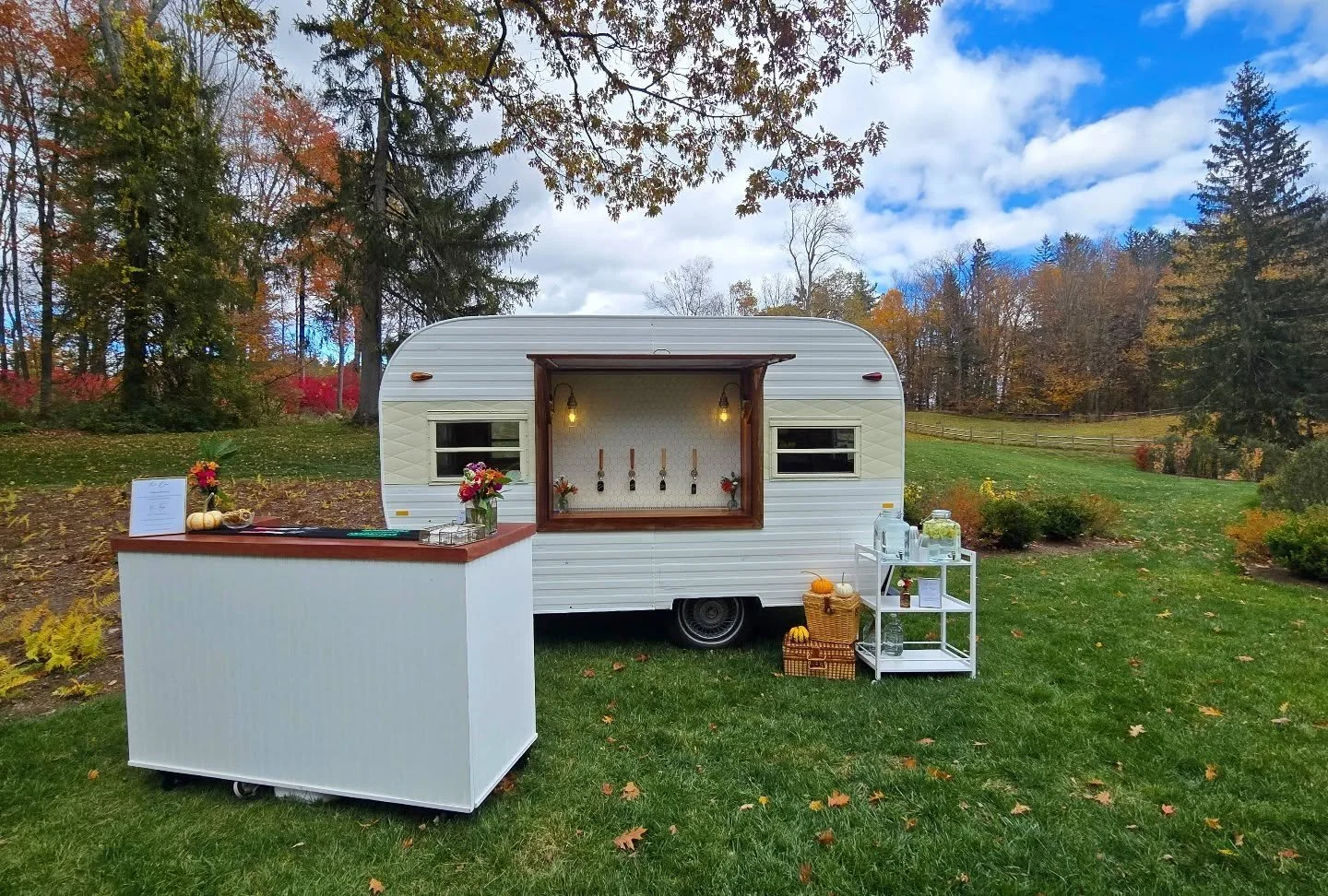 ✨️ 2025 Memories ✨️

We would love to thank all of you for choosing us to do what we love and allowing us to be authentically ourselves! 

We can't wait to show you what we have in store for our customers this year! 

 Check out our features on Zola 