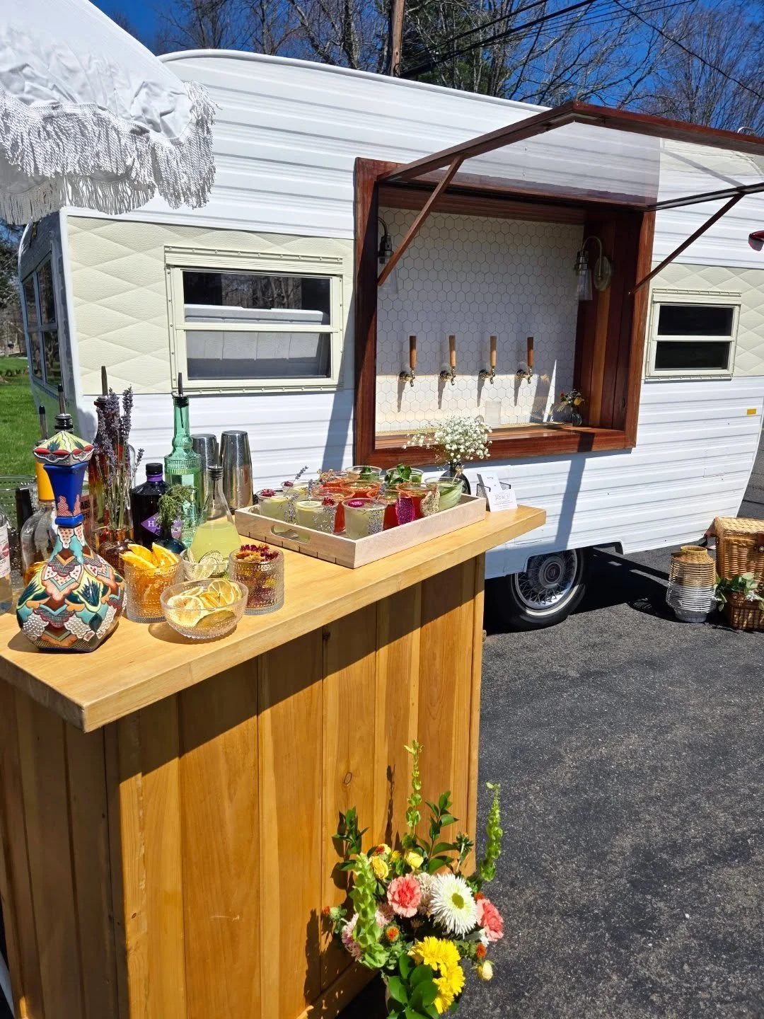 Our 1967 Frolic Tap Trailer is the perfect vintage addition to parties of any size! 

With 4 flowing tap lines, you can choose different options based on your guest's favorites!

You can pick any combination of beer, wine, hard cider, spiked seltzer,