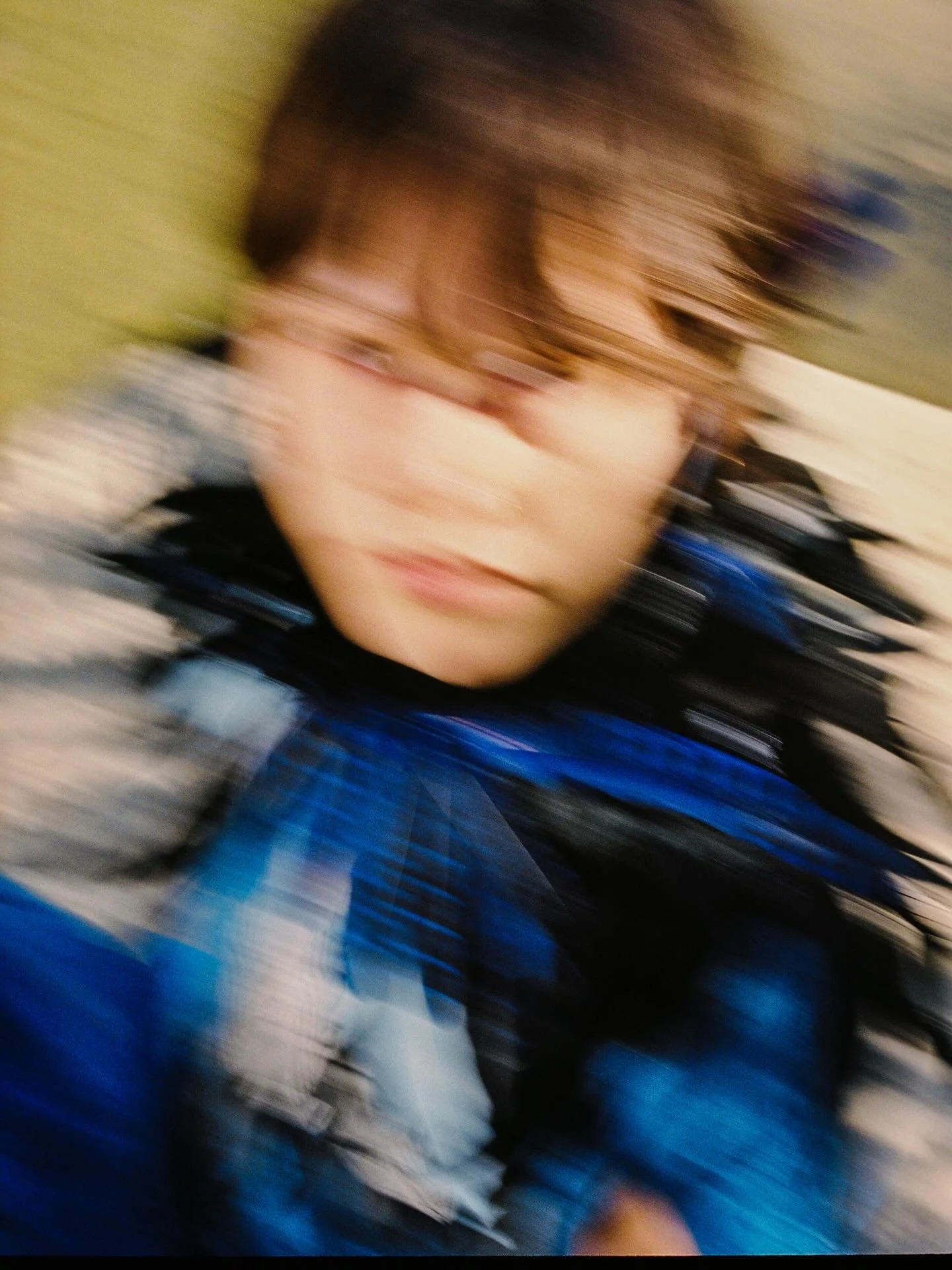 the sun rhinestones his way around somewhere above and on earth we amble in delirium chasing his slow movements 💧

#35mm creative alternatives to #seniorportraits of the very goregous and very interesting @evjbird
hair by @kristina.hues