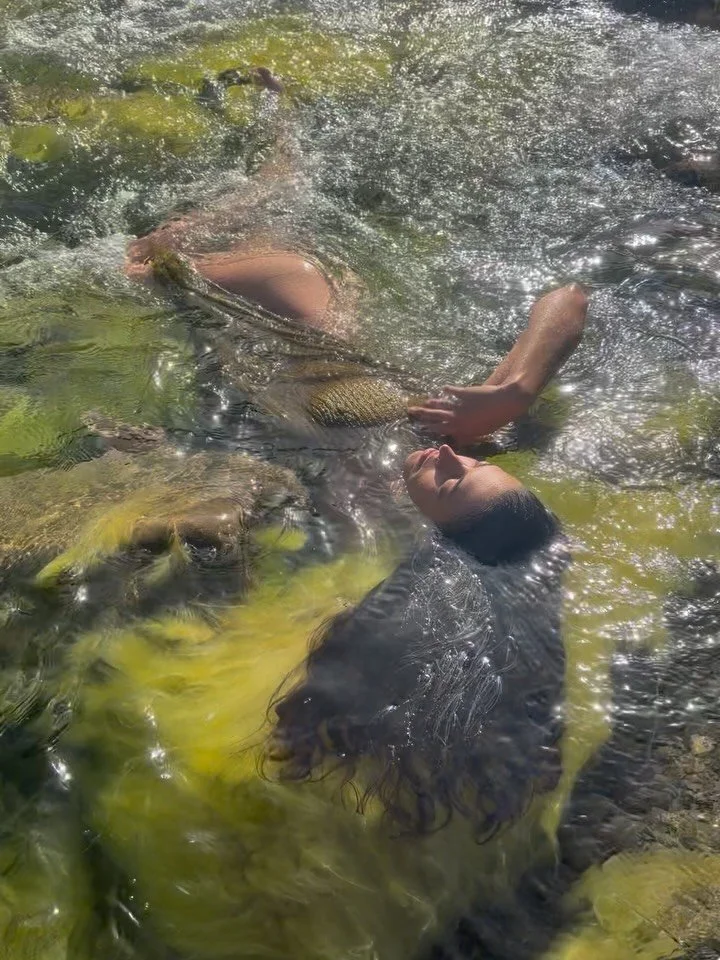 every chance i get i thank god for roses

#moss #verde