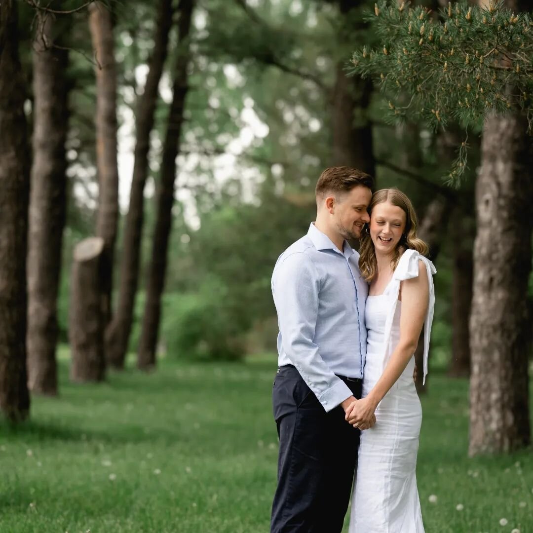 Just a few more weeks until these two say &quot;I do&quot;! 🤍 
.
.
📷: @jasontcrocker