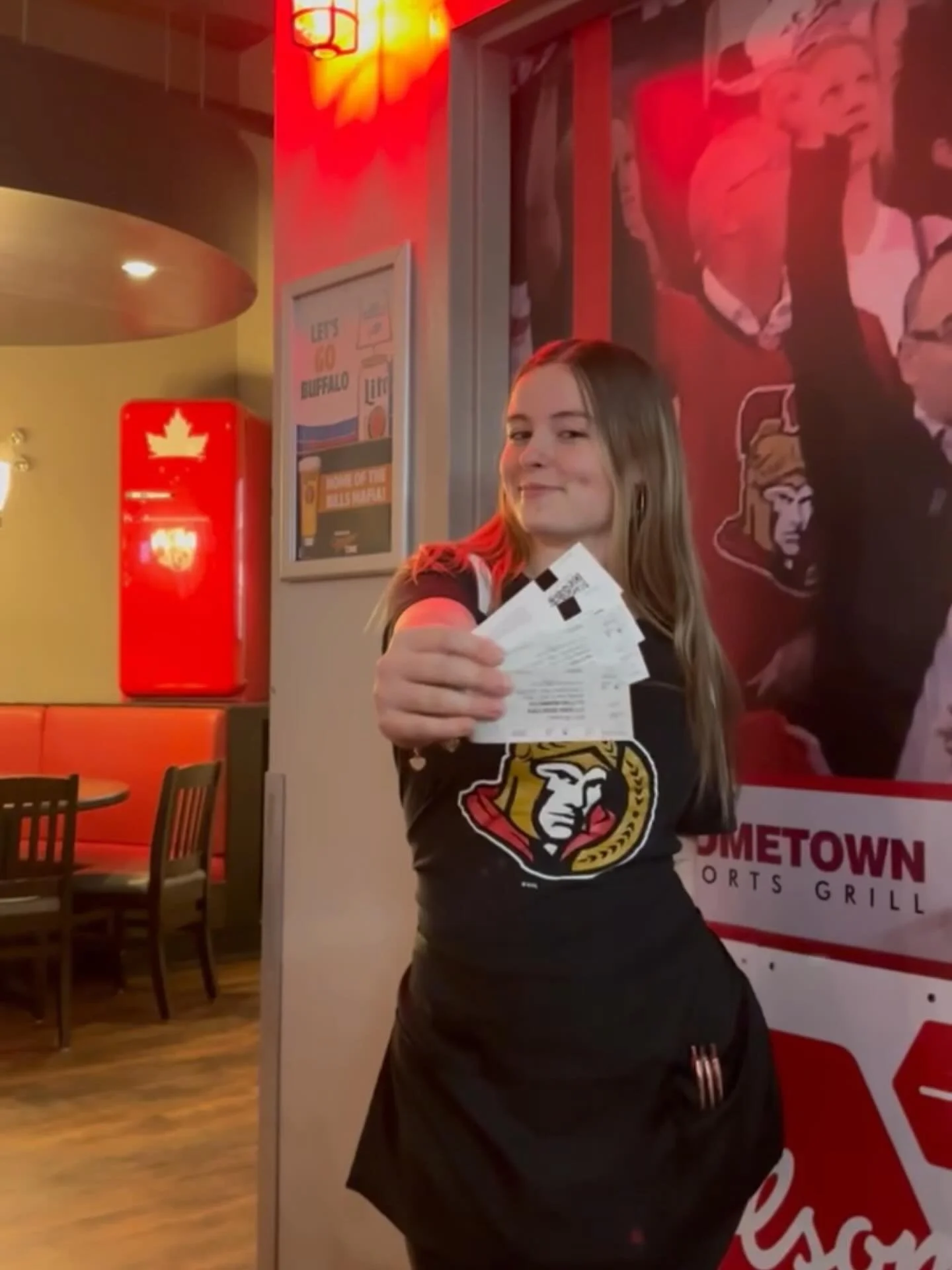 π¨ GIVEAWAY TIME! π¨
We’re giving TWO lucky winners a pair of 100 Level tickets to watch the Ottawa Senators live on November 9th! ππ₯
Here’s how to enter:
1οΈβ£ Follow @hometownsportsg 
2οΈβ£ Like & repost this post
3οΈβ£ Tag who you&rs