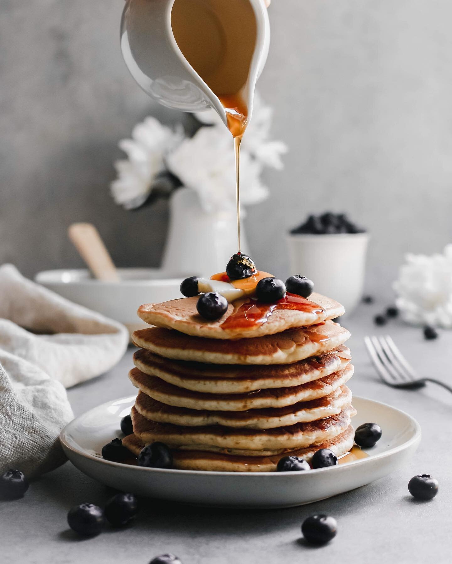 testing out motion shots with these blueberry pancakes! 

. 
. 
.

#blueberrypancakes #maplesyrup #baking #bakedfromscratch #bonappetit #f52grams #lifeandthyme #foodblogfeed #inmykitchen #feedfeed #feedfeedbaking #thebakefeed #foodtographyschool #bak