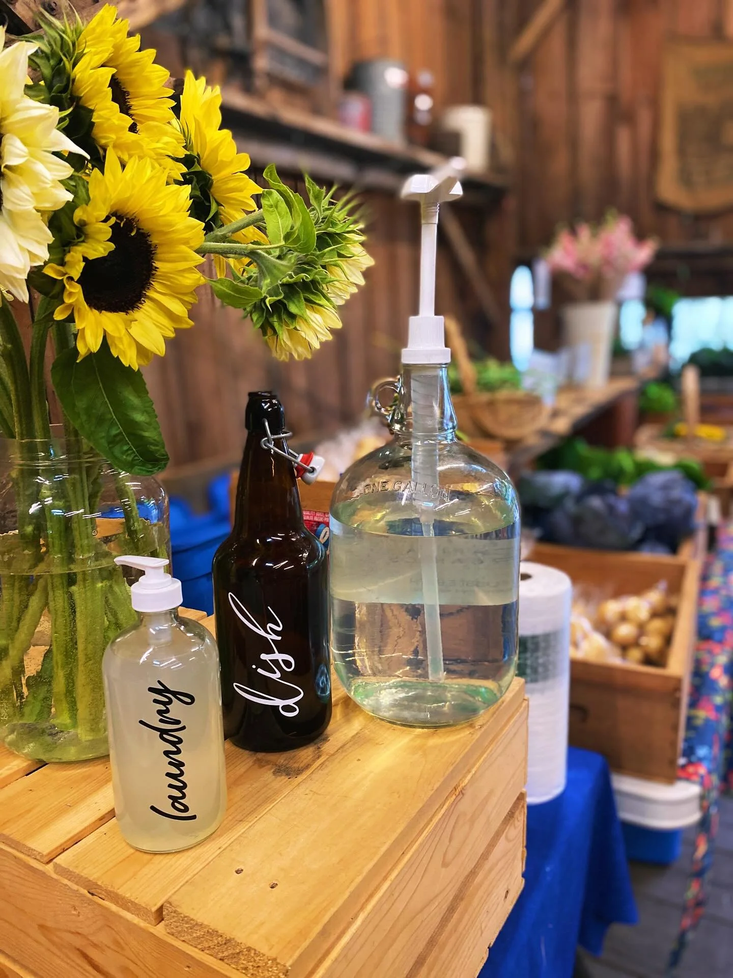 Kingfisher Farm TUESDAY September 9th 11-5 

We Love being at @kingfisherfarmmarket - it&rsquo;s my place to breathe, connect + feel inspired ✌🏽

Who else feels this way on the weekly Tuesday farm visits?!! 

We have lots of jars available and accep