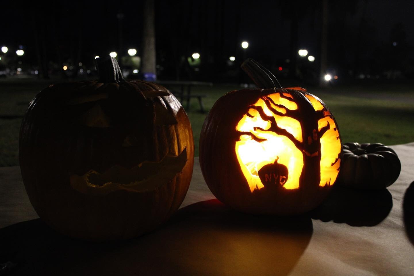 Wishing everyone a safe and happy Halloween! Here are a few photos from our last pumpkin carving social to celebrate the season (plus a bonus spook at the skate rink)
Stay tuned for an announcement on our next event! Here’s a hint: 🐈‍⬛ ?
