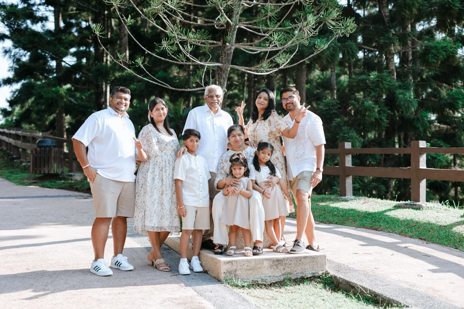 Elashinee family-93.jpg