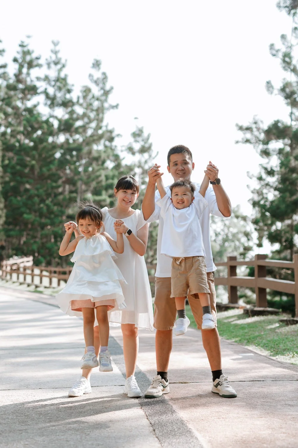 Syeyi family-225.jpg