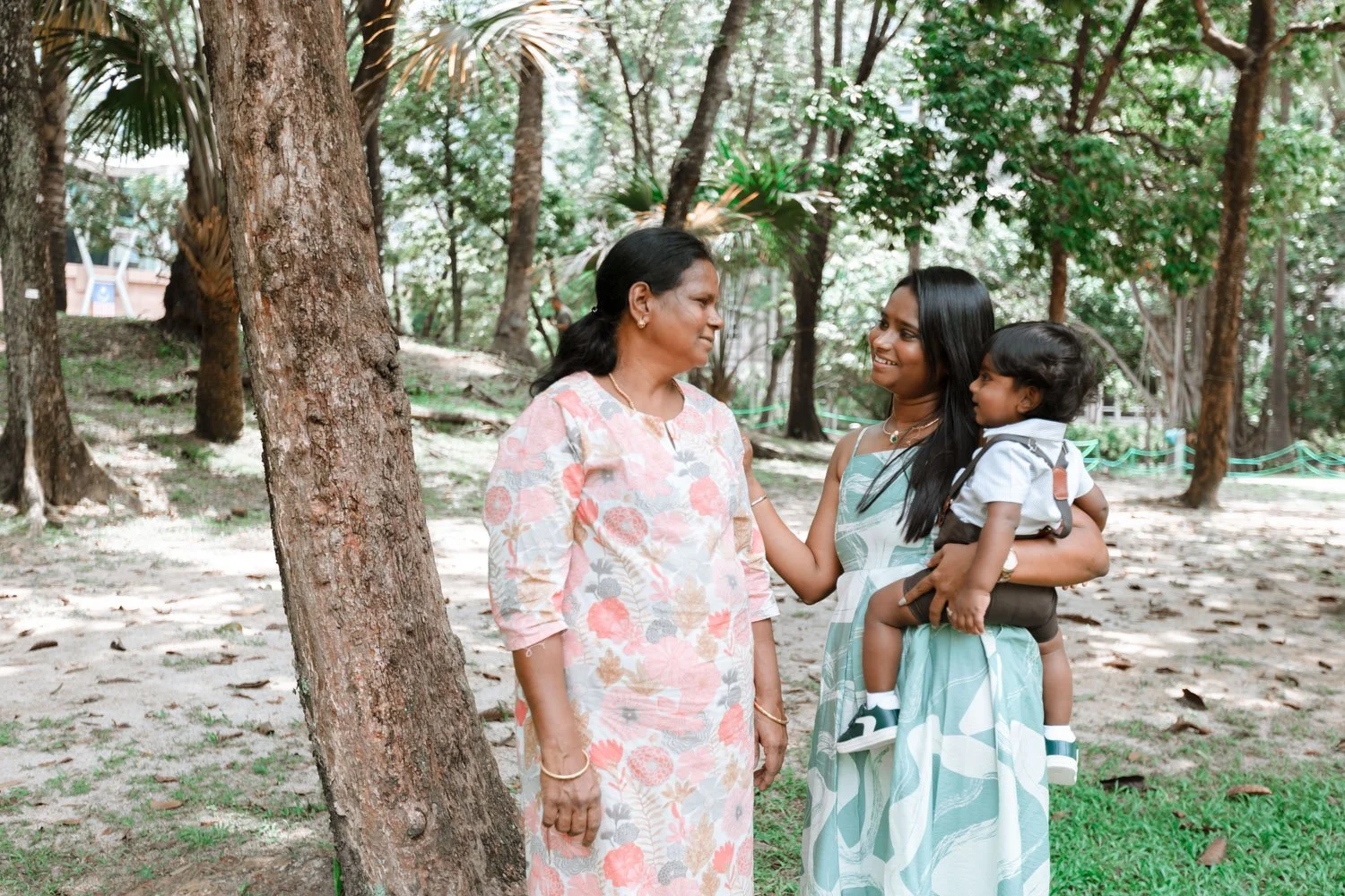 Viji family-16.jpg