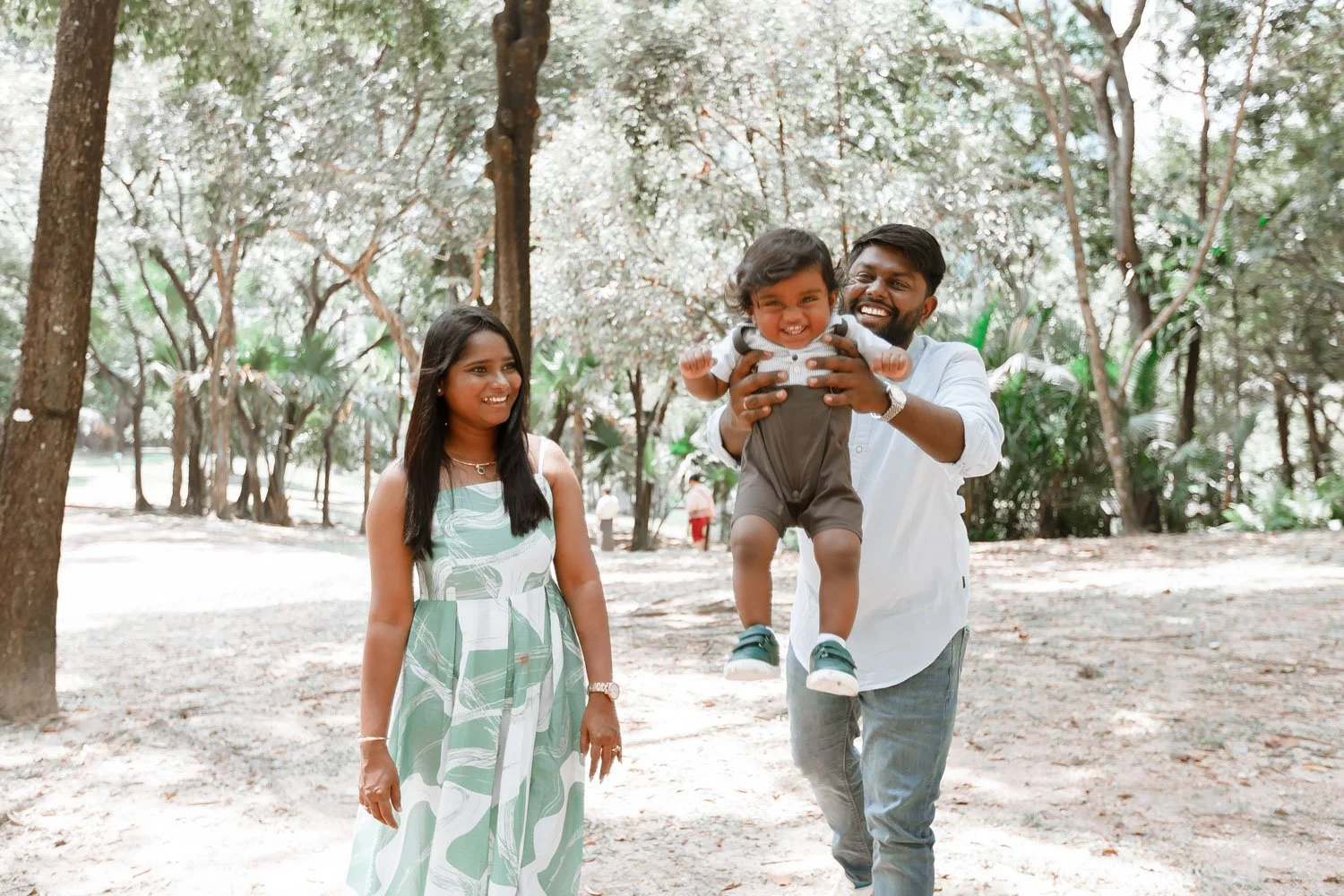 Viji family-314.jpg