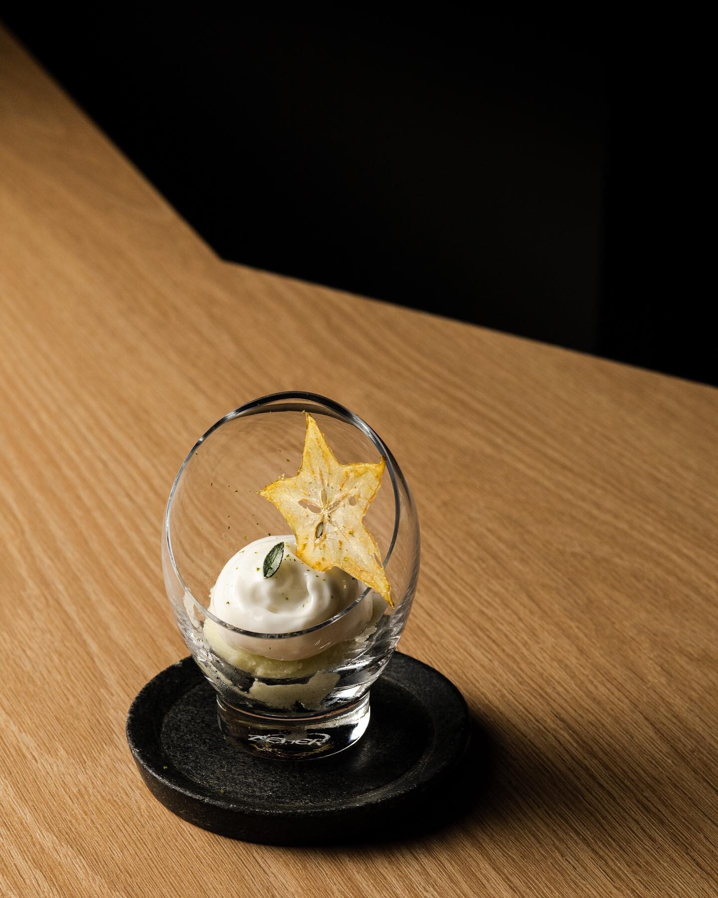 Intermezzo of @yaupontea granita, yuzu cucumber sorbet, wasabi and coconut. #omakase #sushi