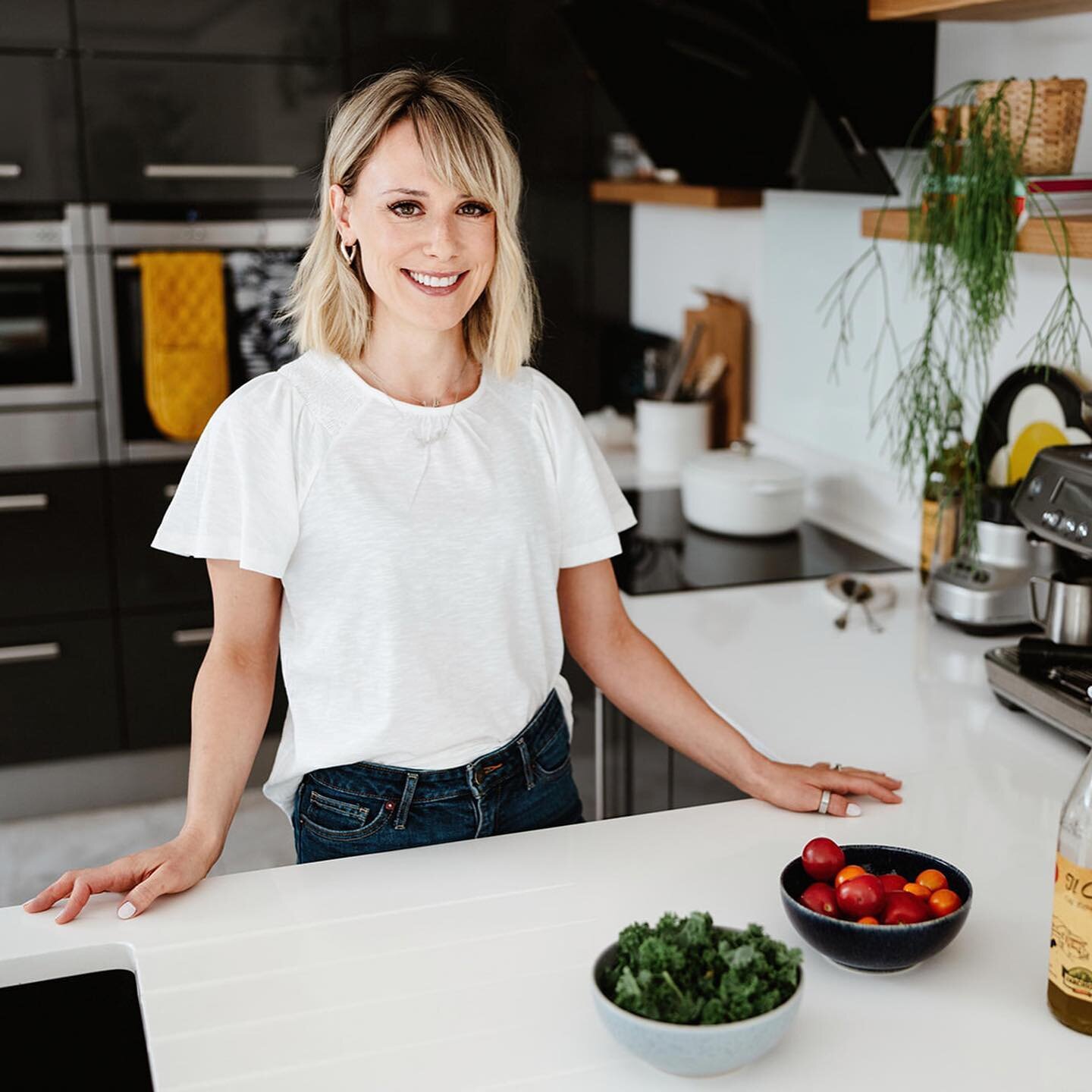 New Work ⚡️

It was such a lovely day working with Harriet, and learning all about @illumineat !

📷 @brandstory_studio 
Hair &amp; Makeup: Me ⚡️

-
#naturalmakeup #brandingphotos #brandphotoshoot #commercialmakeupartist #norwichmua #norwichhairandma