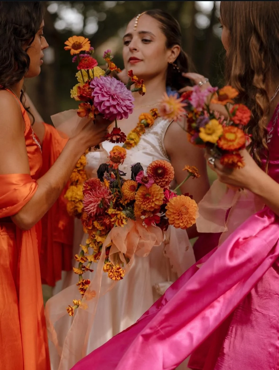 I received these shots from my bride @ev_johnson wedding before Christmas. I haven't posted them because I was holding onto them. Almost like I didn't want to use them up because then they'd be gone! Like the last little sprays of your favourite perf