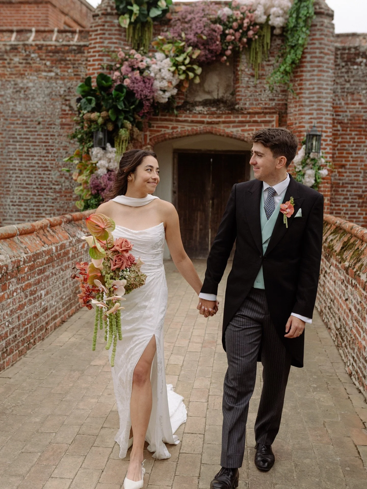 Just looking back at this gorgeous day with @k_finney_ ! I always have the loveliest clients and there's always a reason we are connected for their big day! 
We had so many things in common! 

Kelly was all about the natural, relaxed vibe! We kept he