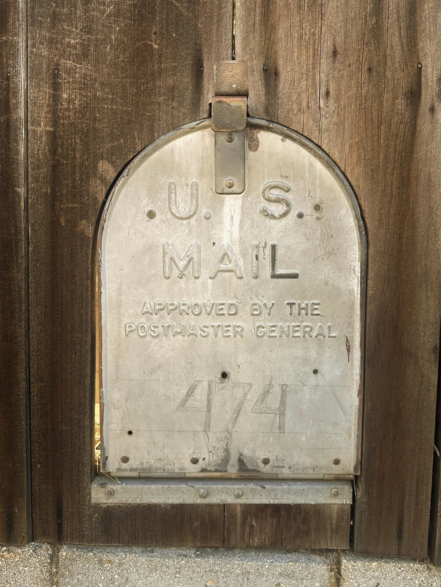 A mailbox always stops us in our tracks 📫

Reminder that we are an official @sundayletterproject Letter Keeper and the only in the LA area! This means that you can send intro letters to us and visit us in person to get matched with a Sunday Pal. To 