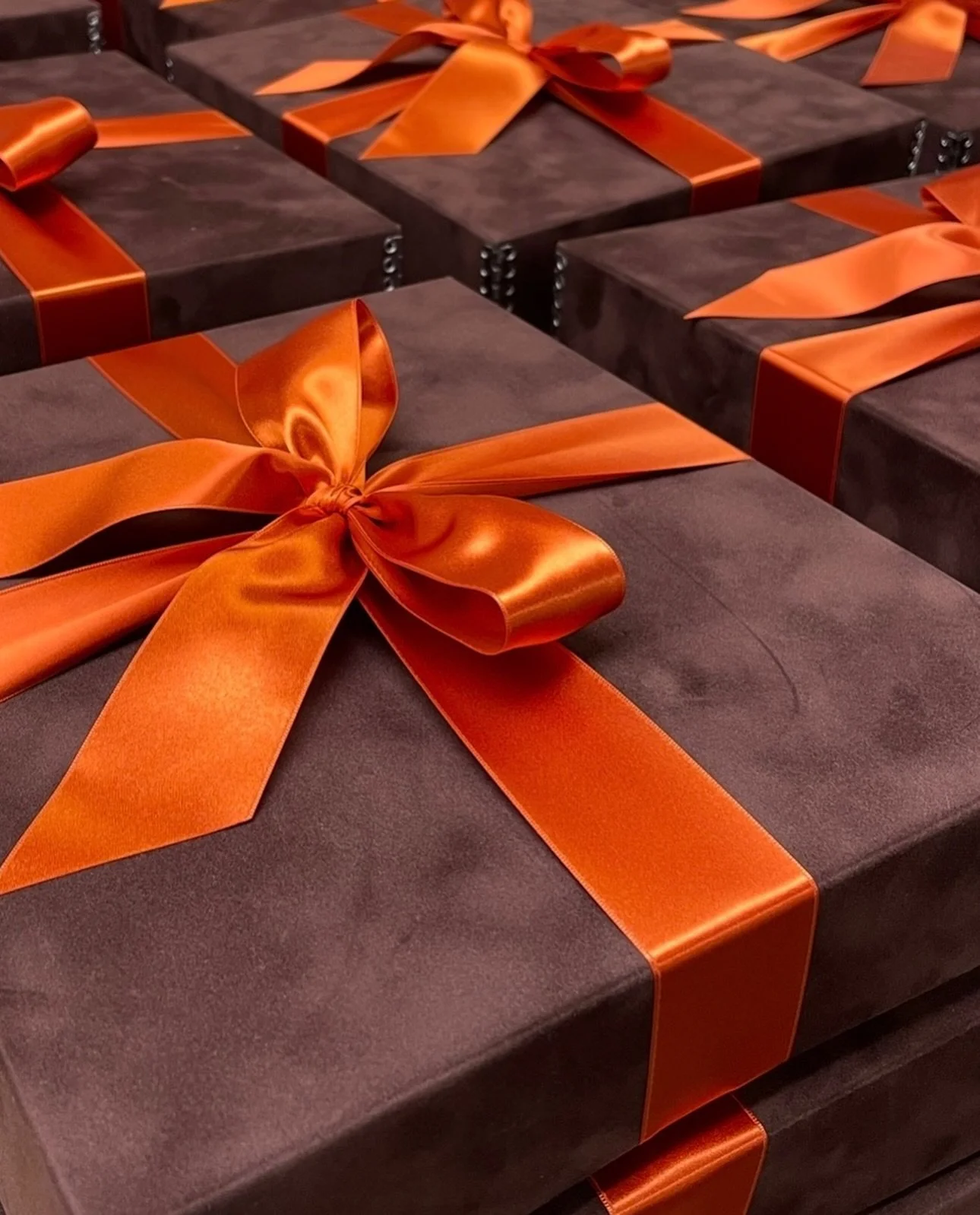 A turkey slicer, twelve vessels of spices in a wooden rack, four hand-iced turkey cookies, and a box of chocolates&hellip;

Soolip is your creative partner in packaging, printed matter, graphic design and curated gifting. We help you communicate your