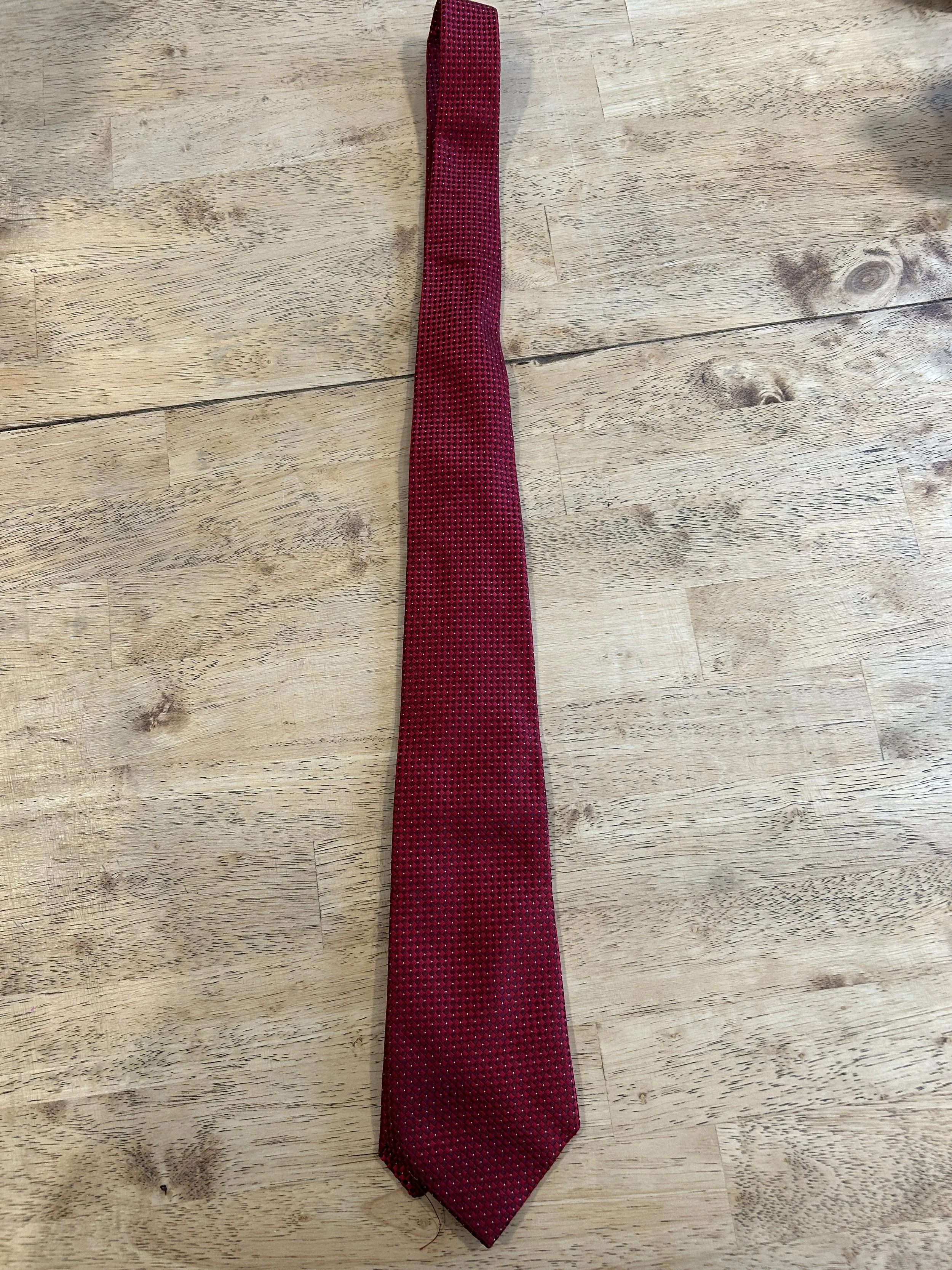 Men's Red Spotted Tie