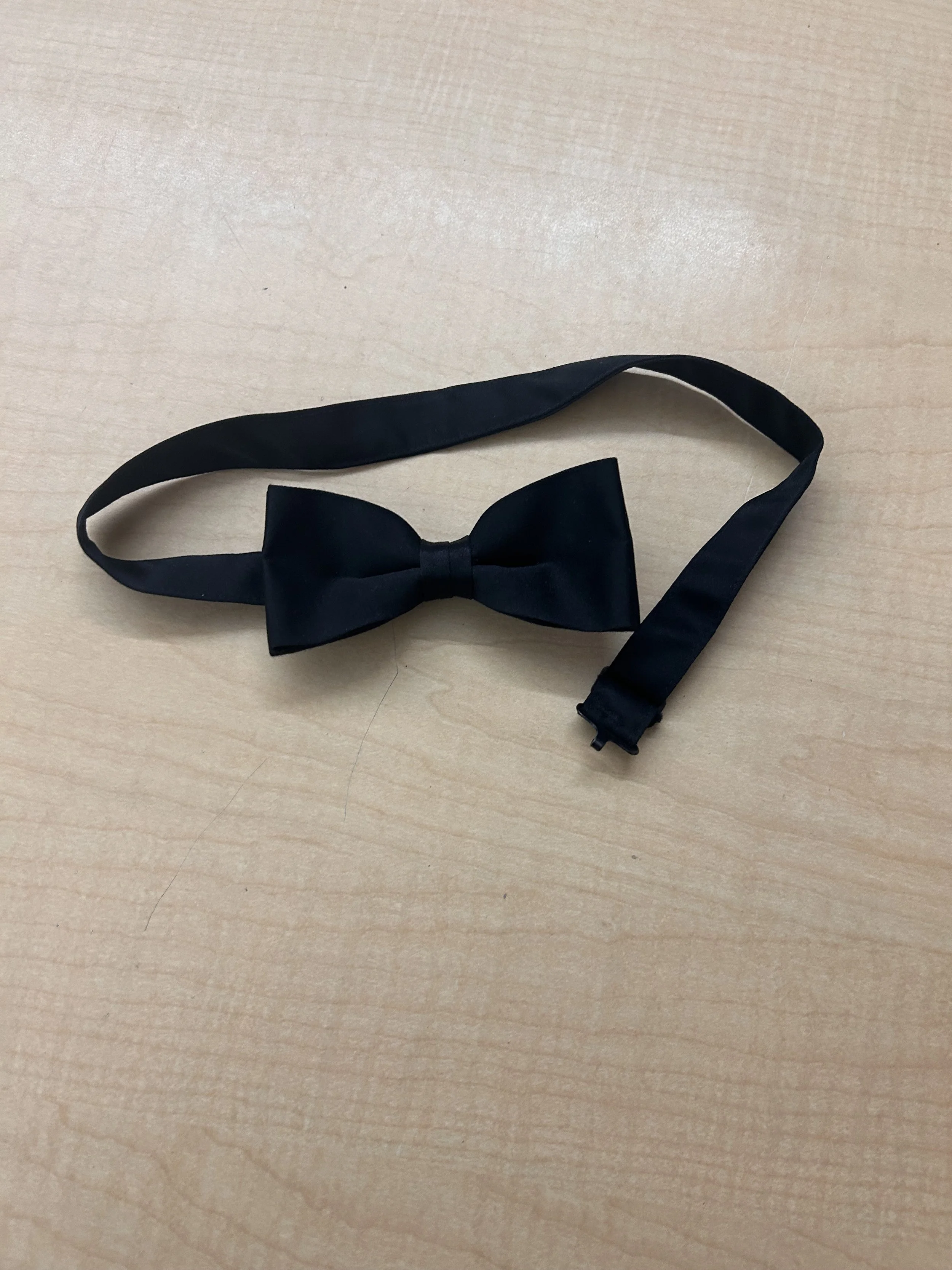 Bowtie_M_Black.jpeg