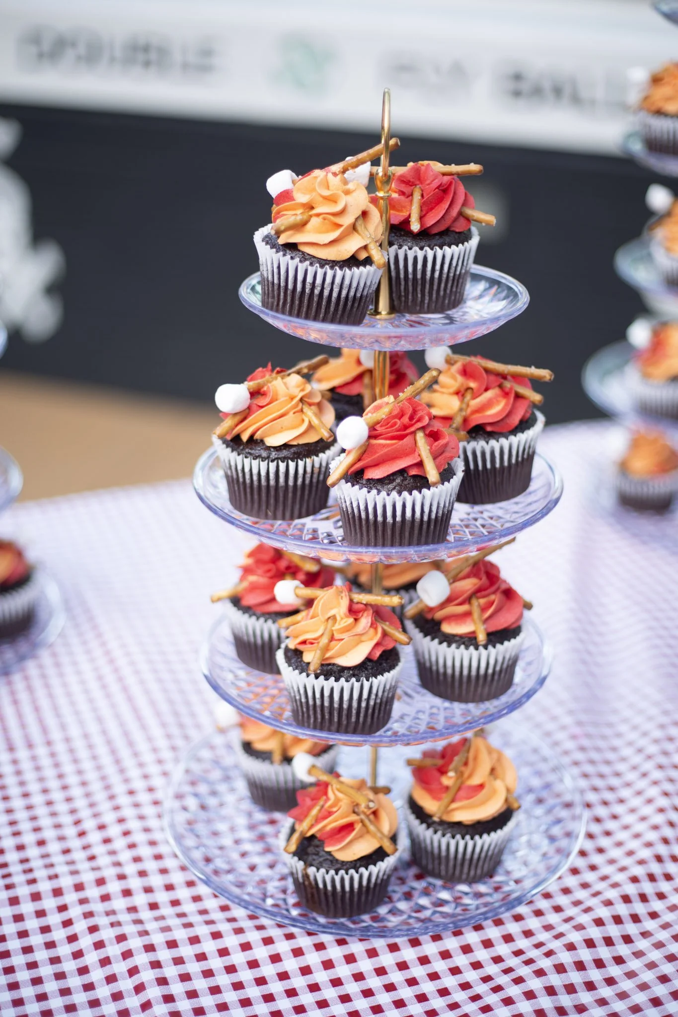 cupcake tower.jpg