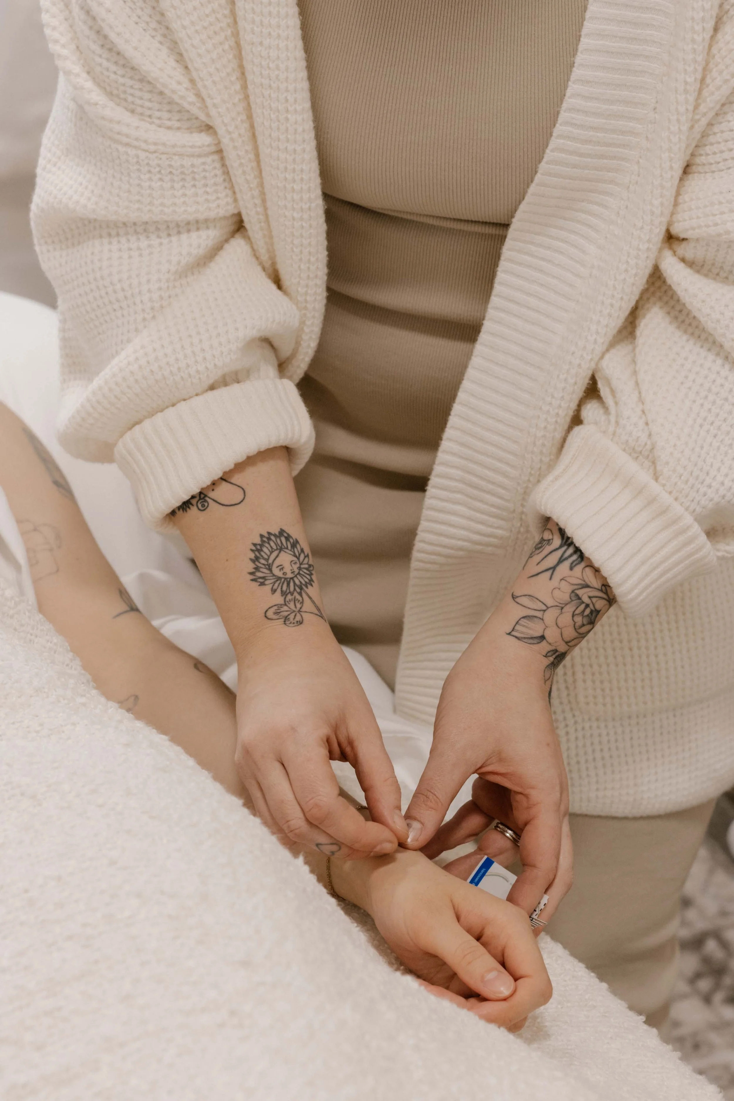 Wildling Studios_Opal Skin Studio_Sasha Ormiston_registered acupuncturist-18.jpg