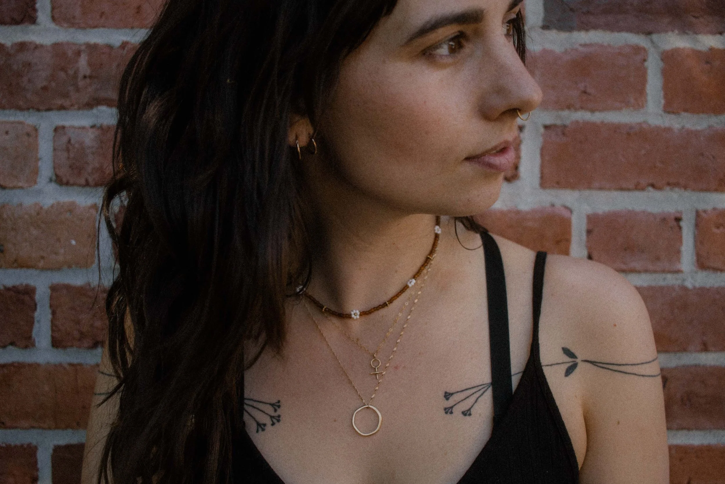 wildling-studios_brand photography victoria bc_delicate-realms_totes-tshirts-daisy chains-16.jpg