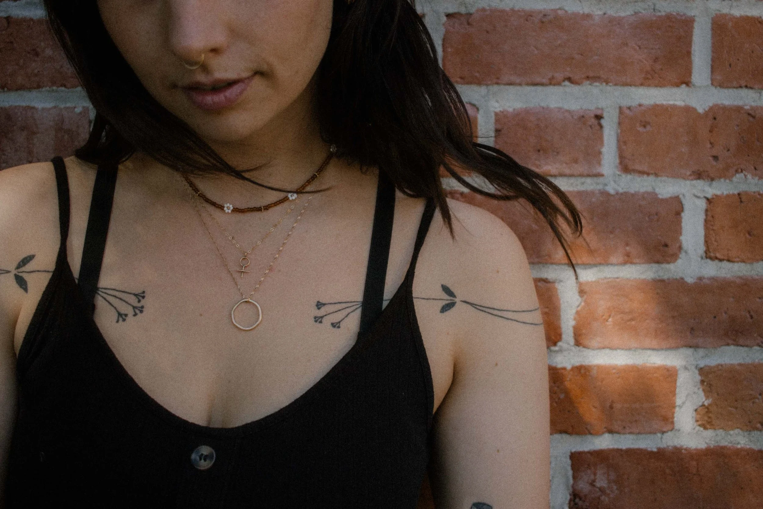 wildling-studios_brand photography victoria bc_delicate-realms_totes-tshirts-daisy chains-15.jpg