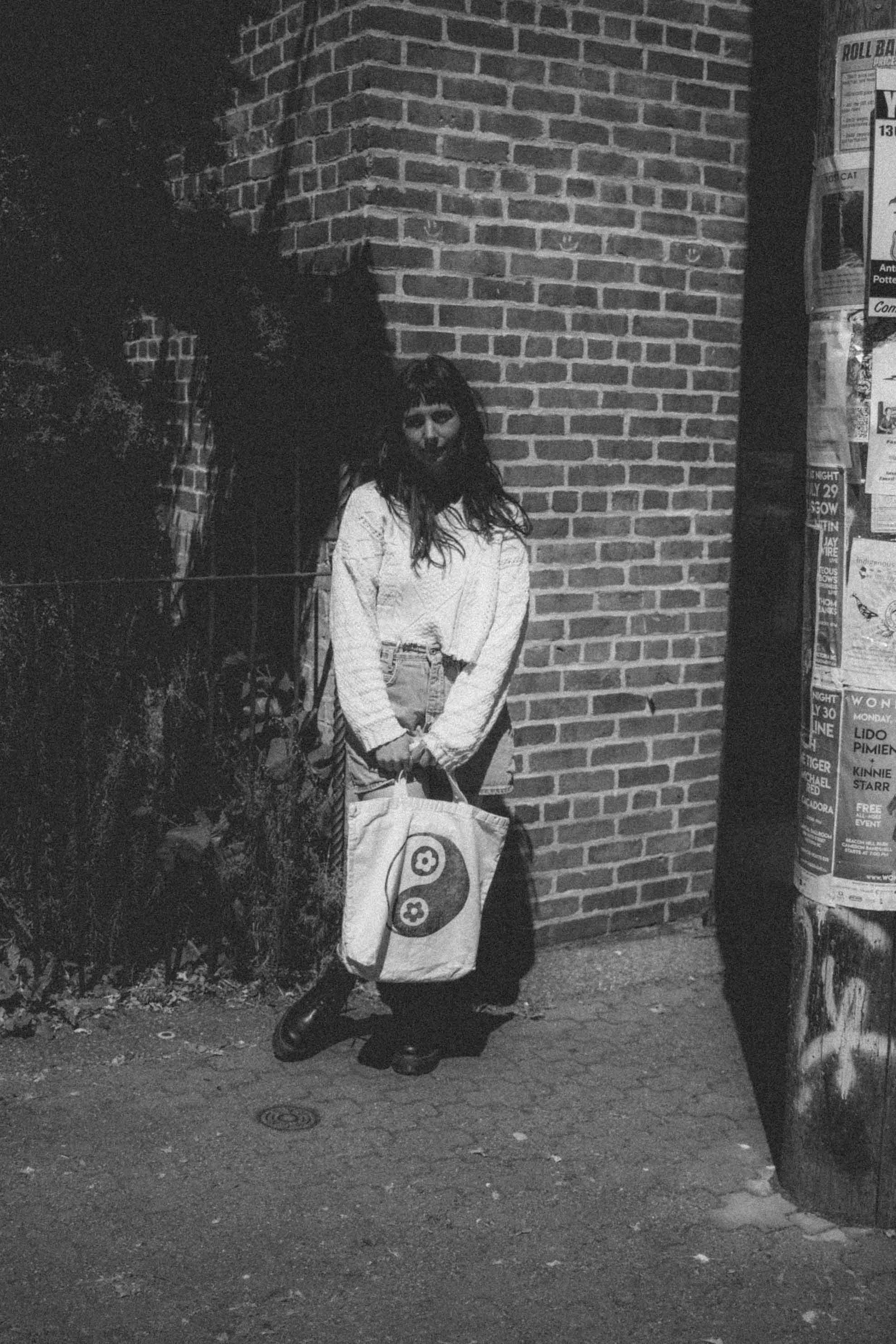 wildling-studios_brand photography victoria bc_delicate-realms_totes-tshirts-daisy chains-13.jpg