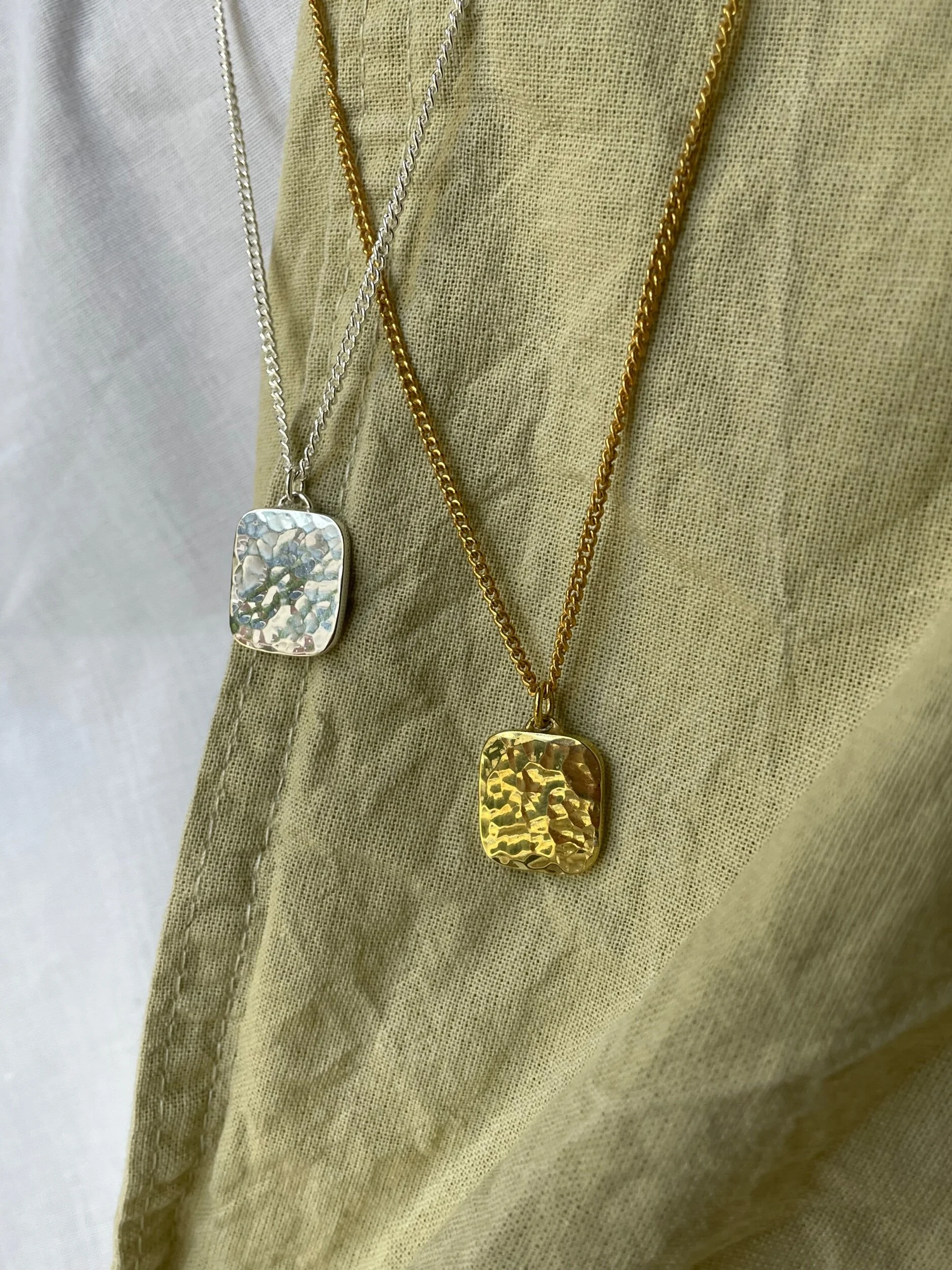 CF6D71B5-AE7B-41F5-8A24-3D407171C028