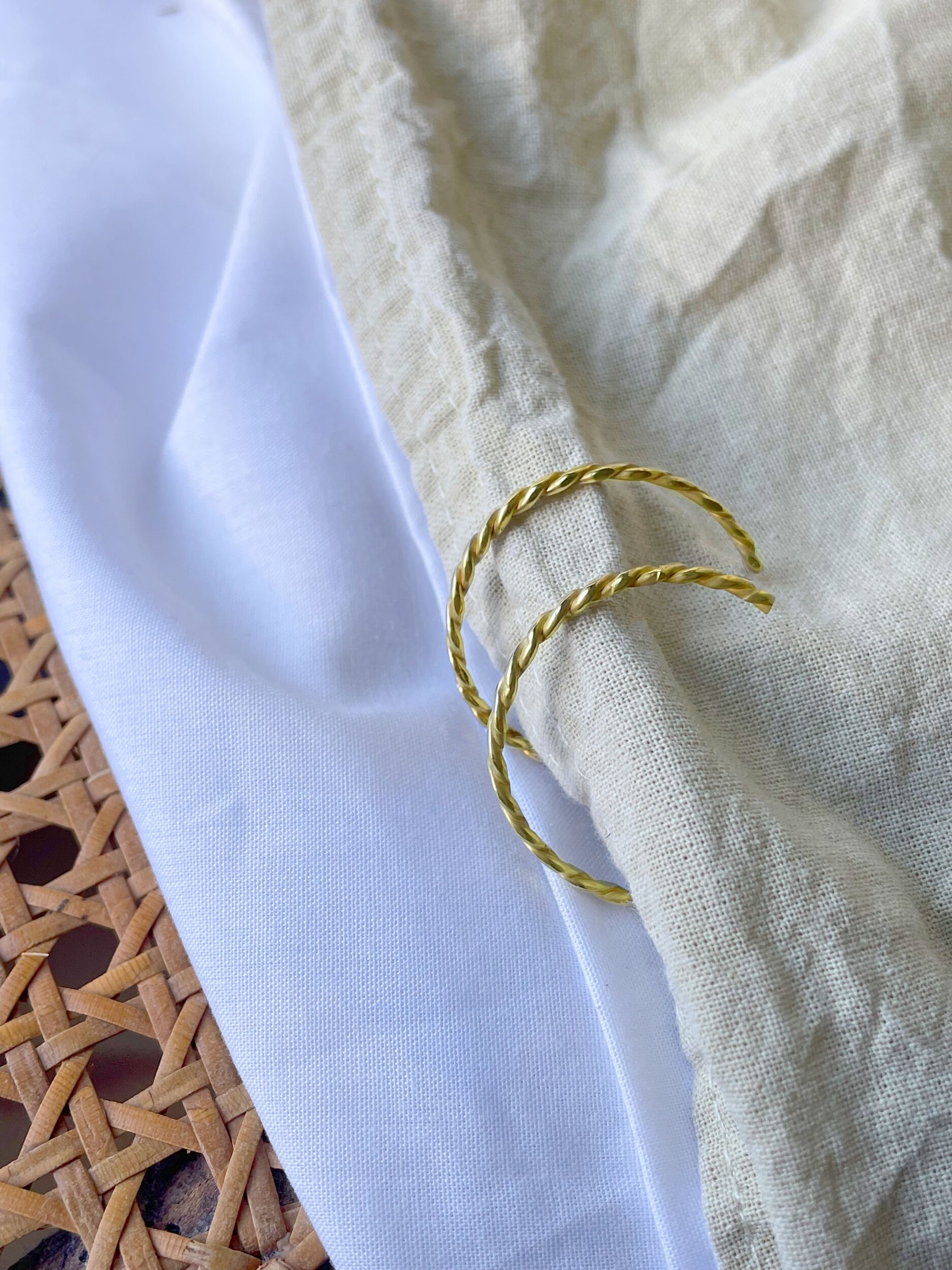 A8A8526C-F7B8-475B-A789-CB77E7EF3762