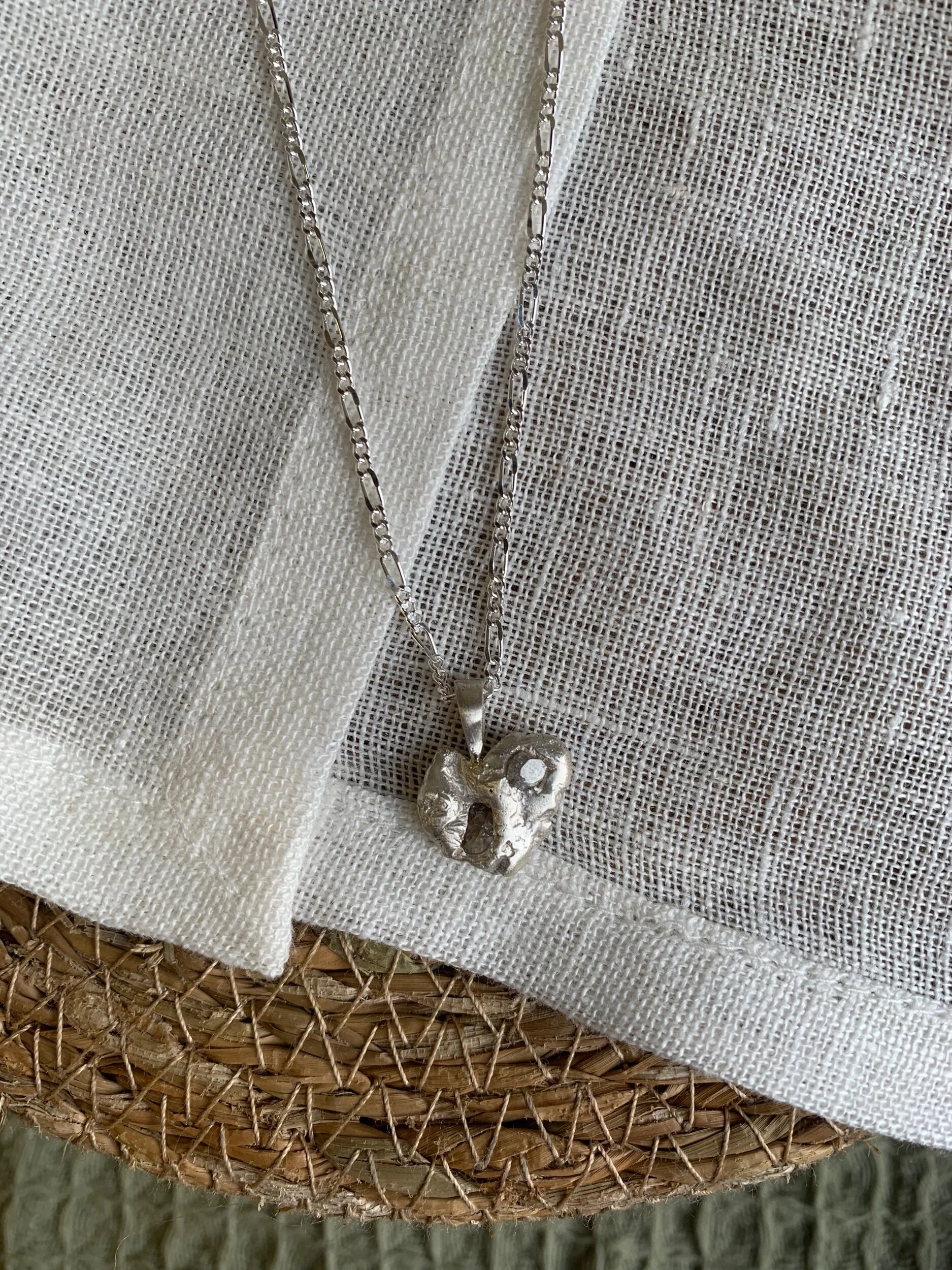 6C161A96-D626-4C95-9F34-51415208814E