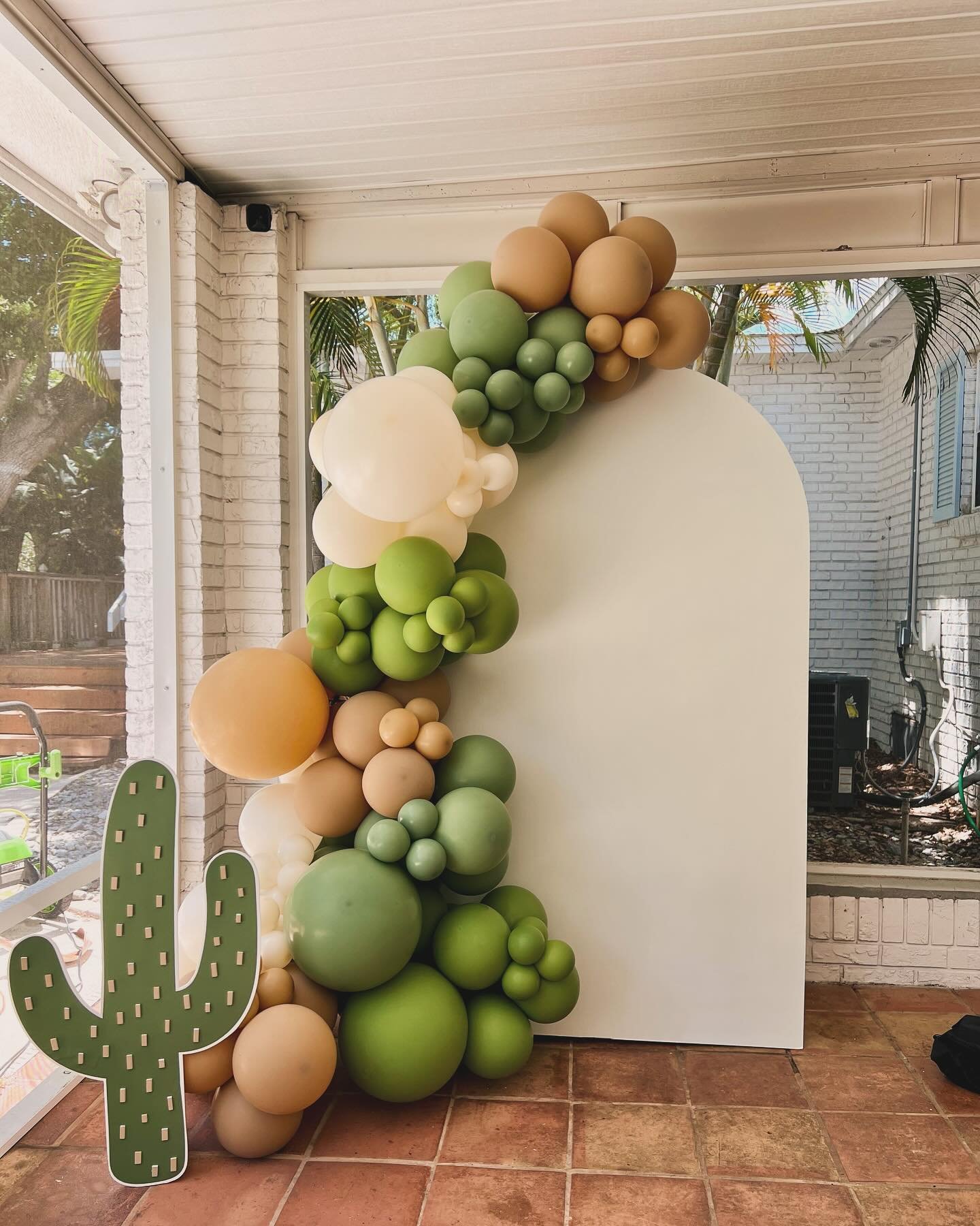 Got Cactus? 🌵
.
We just adored this color palette &amp; cactus theme for a &ldquo;Cinco de Maxo&rdquo; first birthday party! 
.
Thank you @xaxas.decor.and.printing for the adorable cactus prop 🌵
.
#firstbirthday #cincodemayoparty #cactustheme #birt