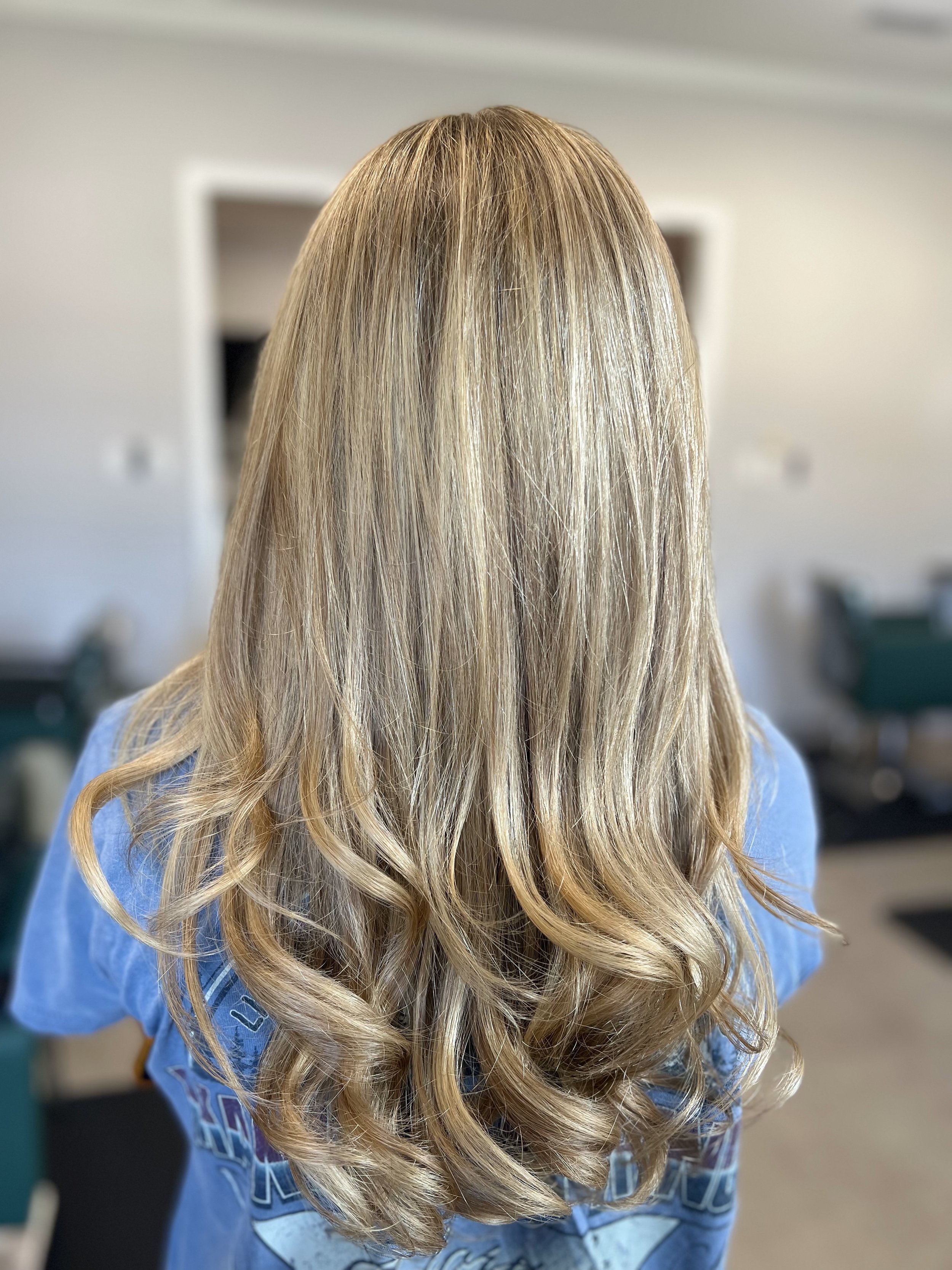 Colleyville Hair Salon, the best Hair salon in DFW, Top Rated Hair Salon in DFW, Colleyville’s Best Hairdresser, Moxxi Grey Salon in Colleyville, TX, DFW Hairdresser, Mid- Cities Hair Salon, Affordable Hair stylist
