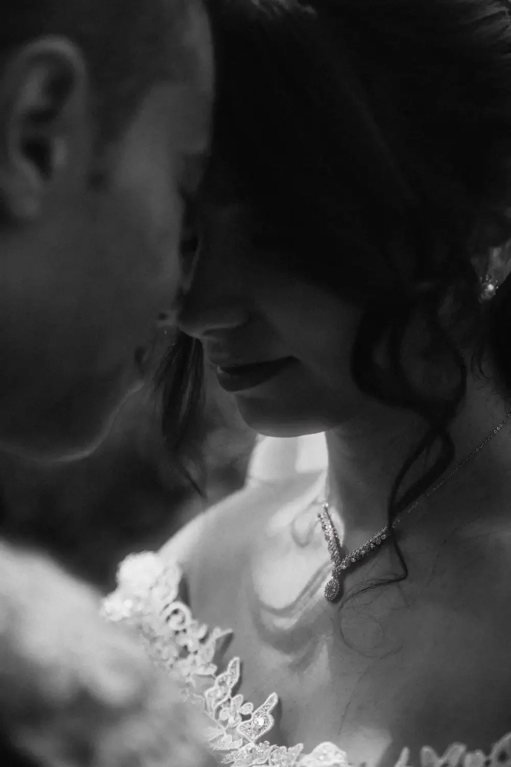 JOA07851 documentary-wedding-photographer-allen-gardens.webp