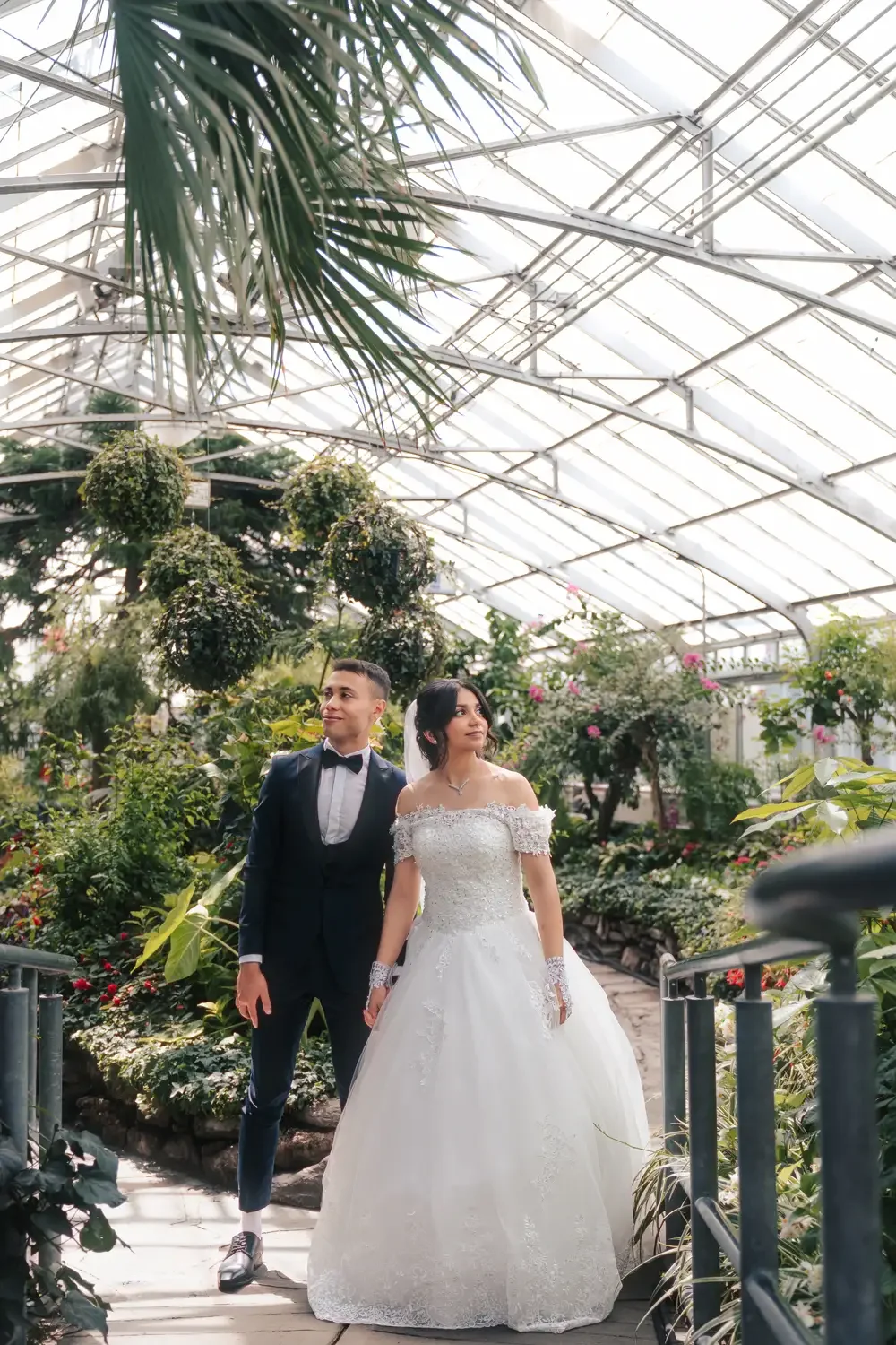 JOA07827-floral-greenhouse-couple-photoshoot.webp