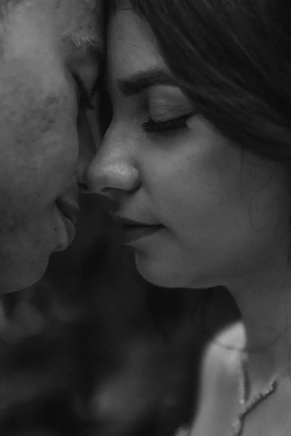 JOA08300 romantic-couple-shoot-allen-gardens-jo-anto-photography.webp