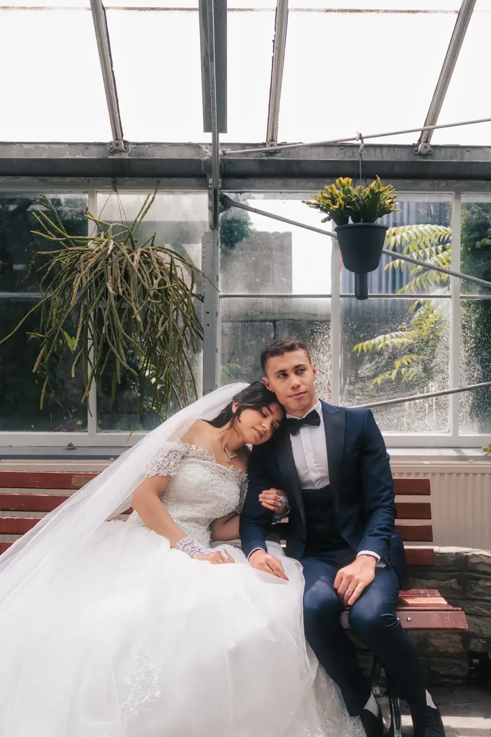 JOA08036-Intimate-wedding-photoshoot-allen-gardens-jo-anto-photography.webp