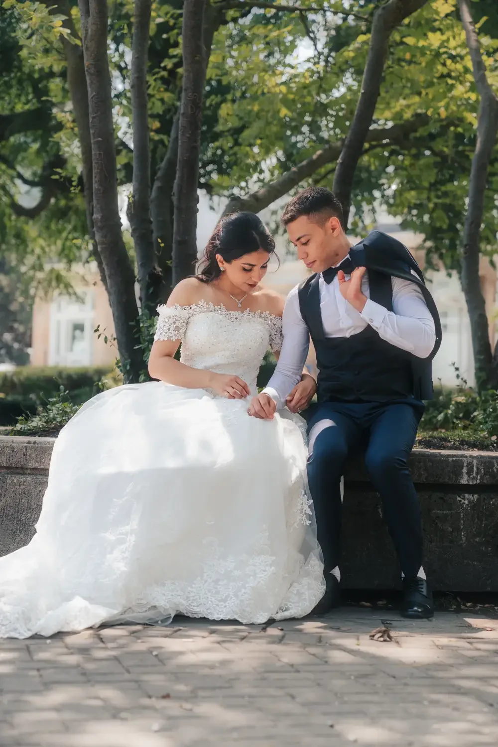 JOA09592 engagement-session-allen-gardens-toronto.webp