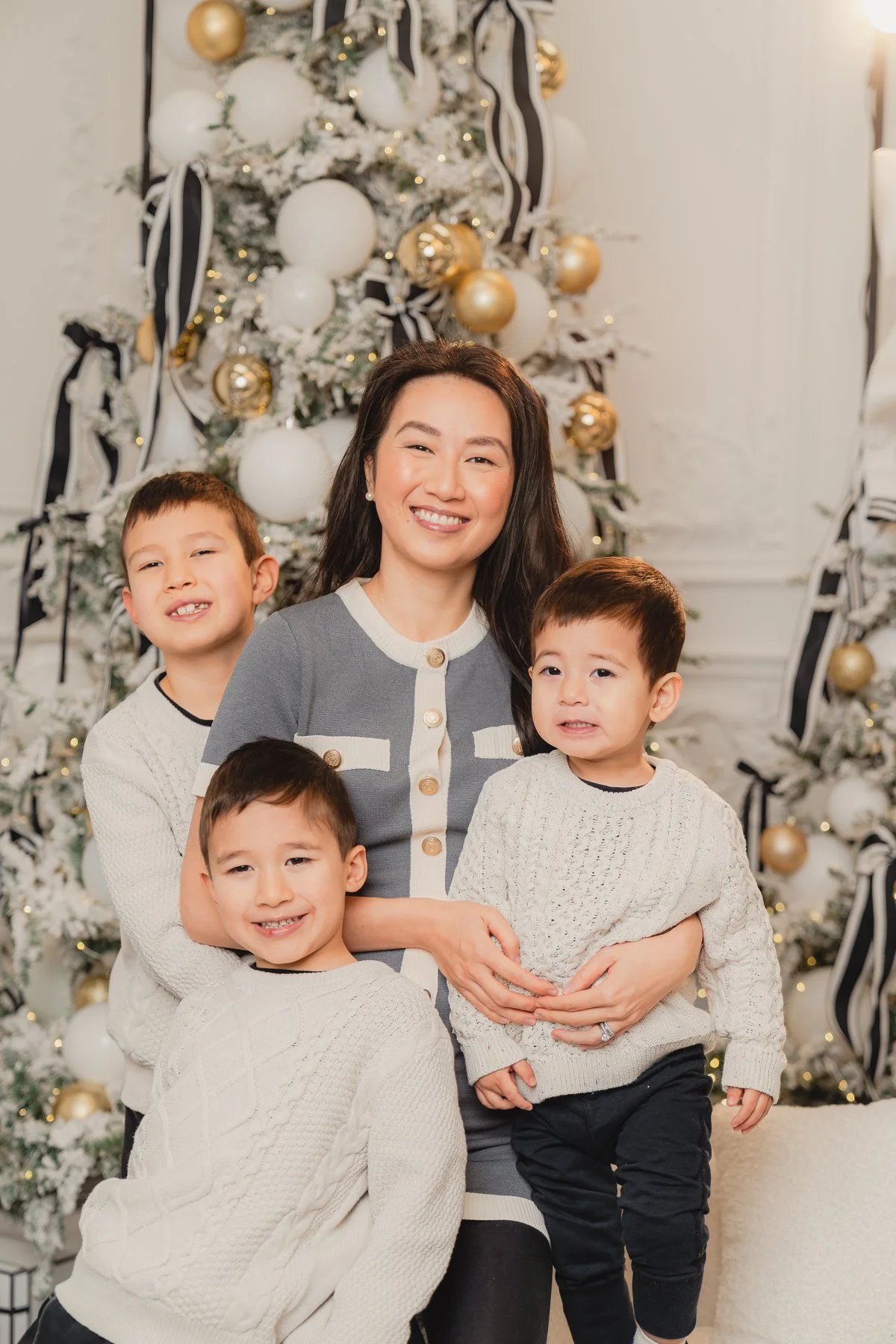 Studio Christmas Photo Shoot, Fmaily Photo Sessions Holiday Theme (30).jpg
