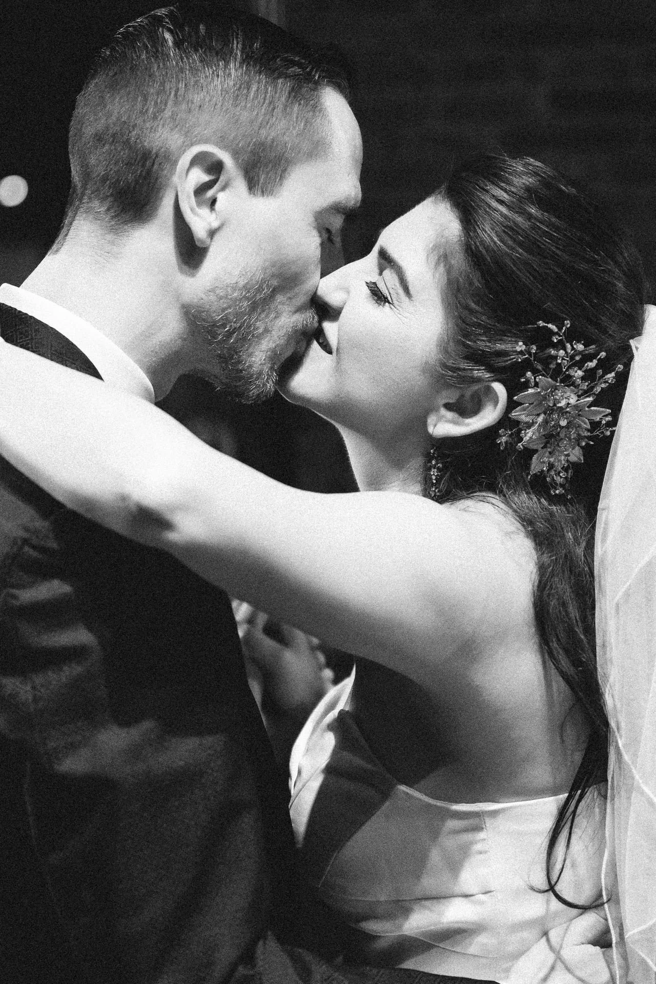 Documentary Style Photography Wedding Ceremony Coverage First Dance (28).jpg