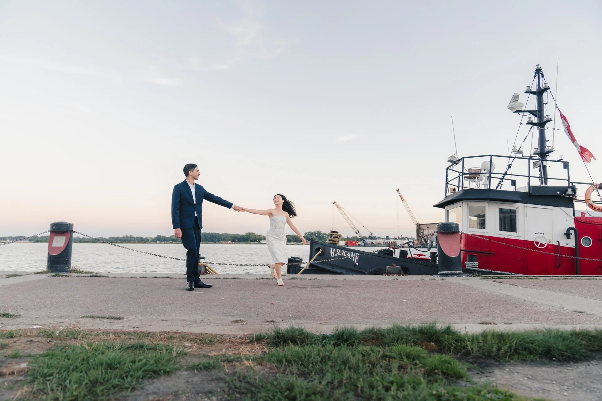 Toronto Waterfront Engagement Session (1).jpg