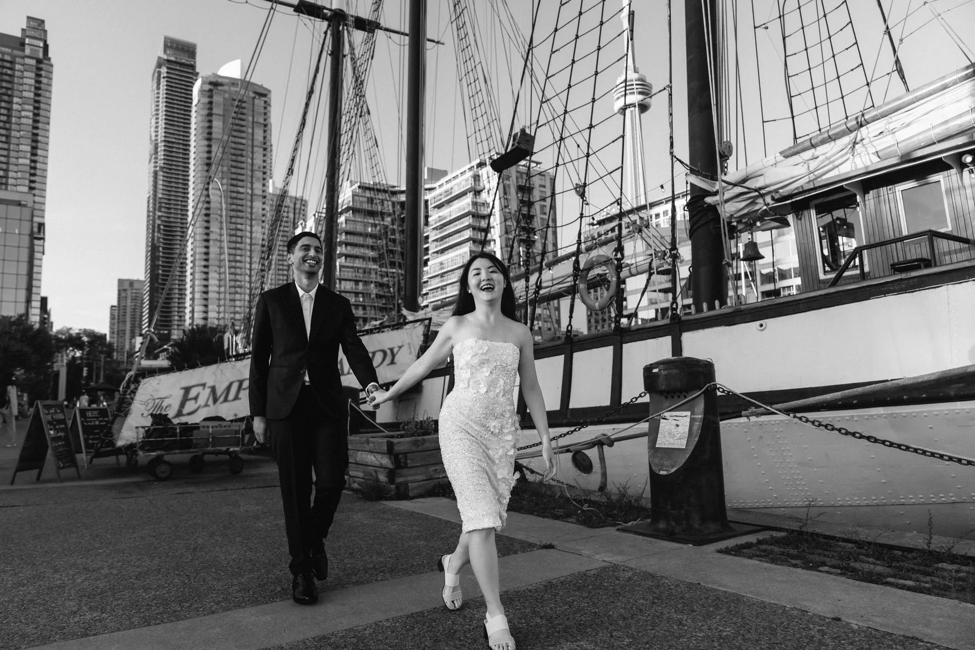 Toronto Waterfront Engagement Session (10).jpg