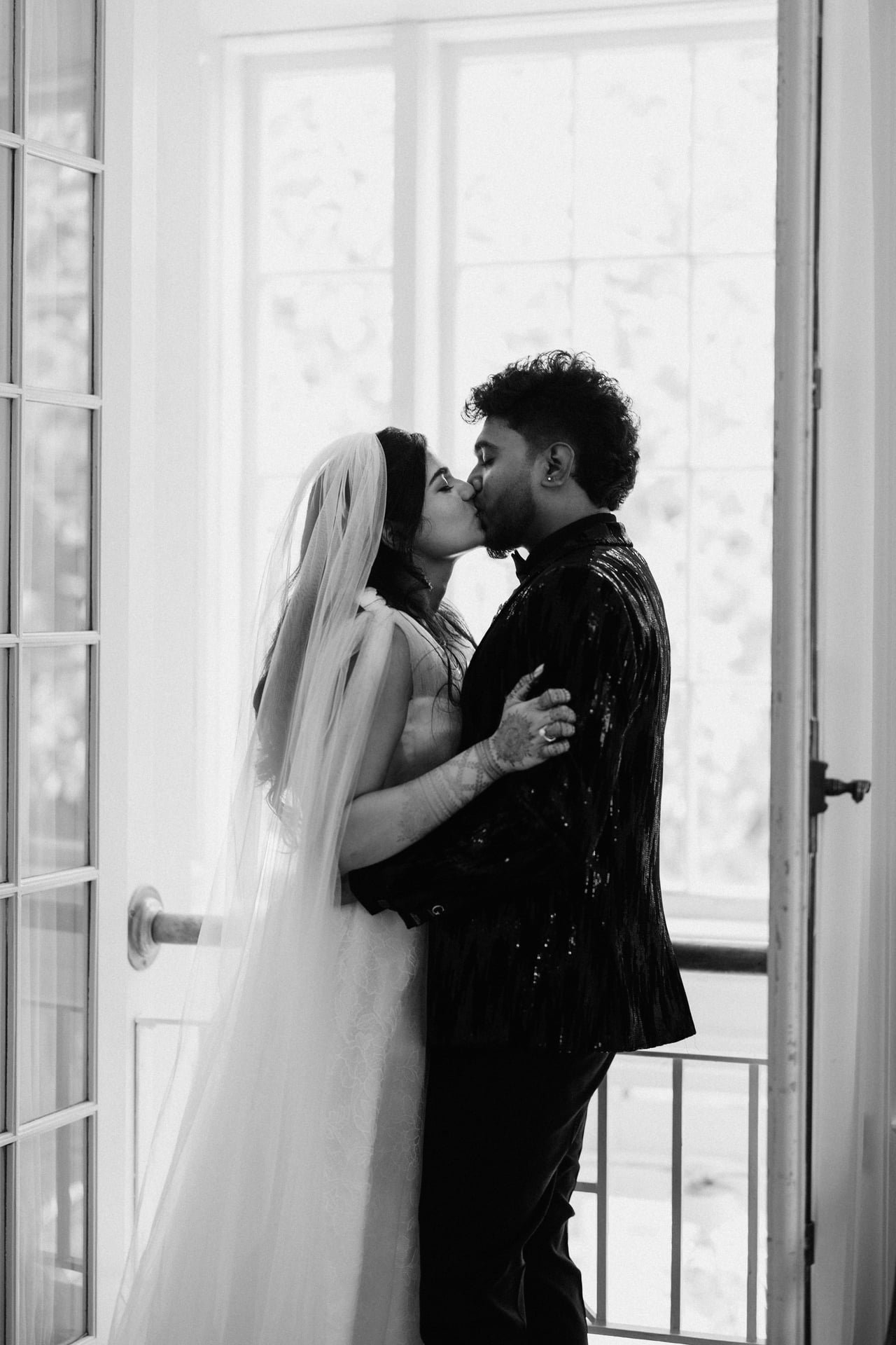 heintzman-house-wedding-photography-markham-couple-photos.jpg